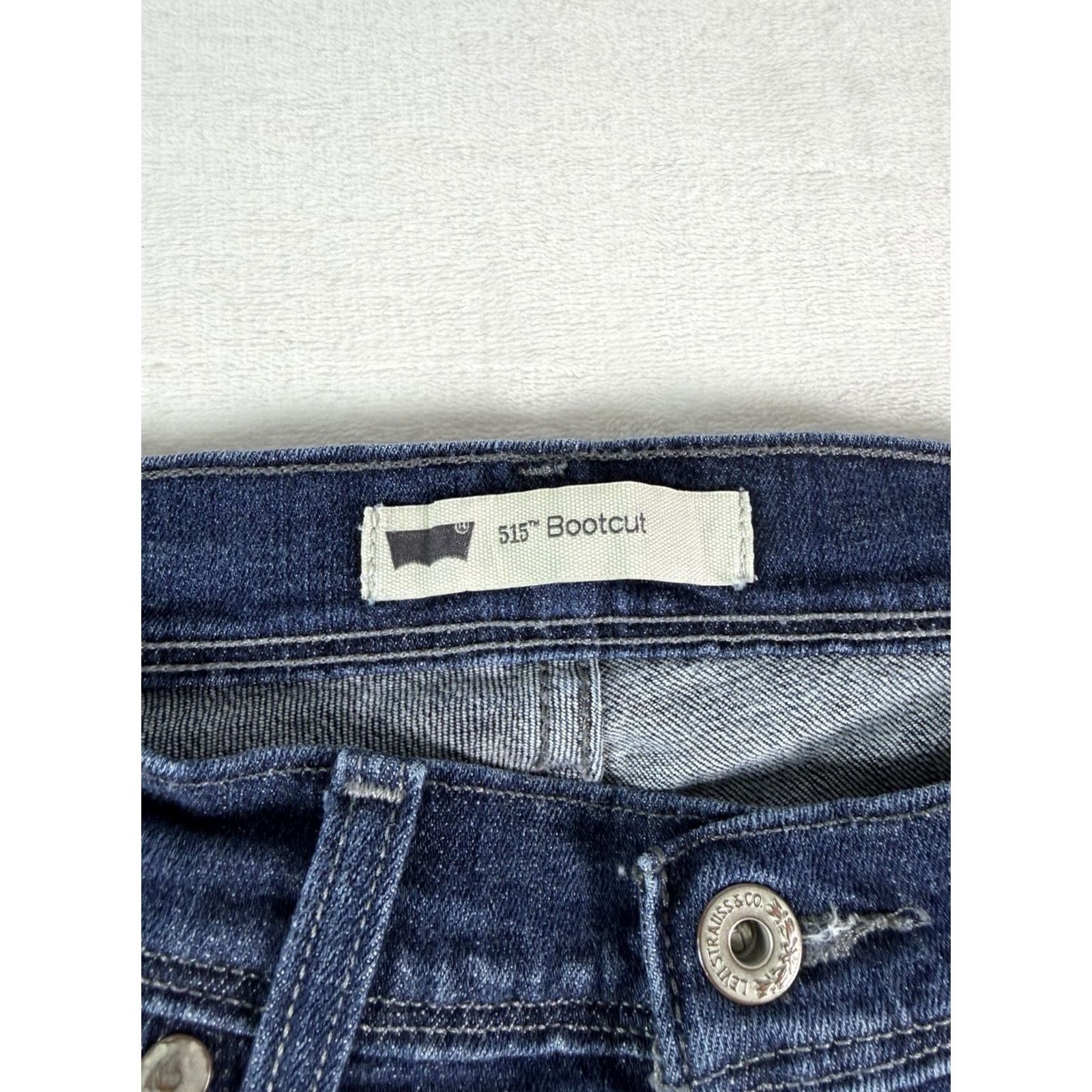 Levi's VINTAGE Levi’s 515 Jeans Bootcut Women Size 8 Regular Distressed Dark Blue Pockets 29x32 Mens/ Womens Size 30" / US 8 / IT 44 - 3 Thumbnail