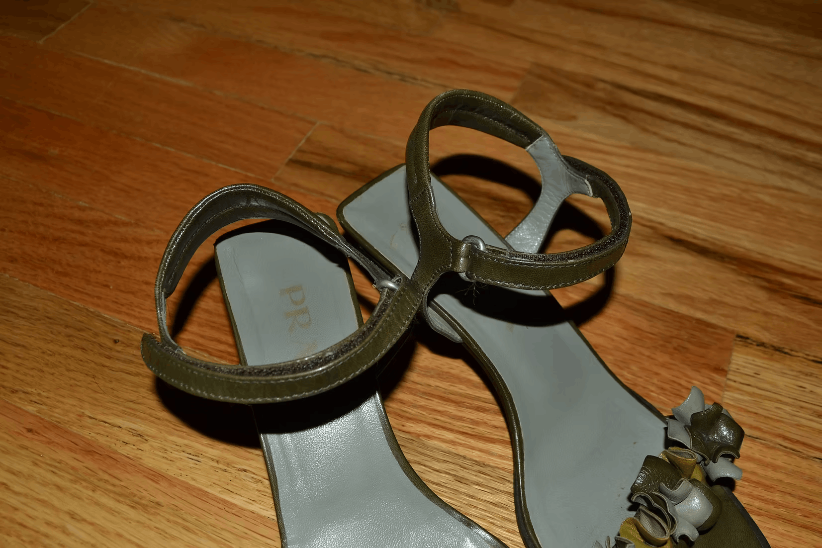 Prada Mid-1990s Frilled Kitten Heels Size US 6.5 / IT 36.5 - 4 Thumbnail