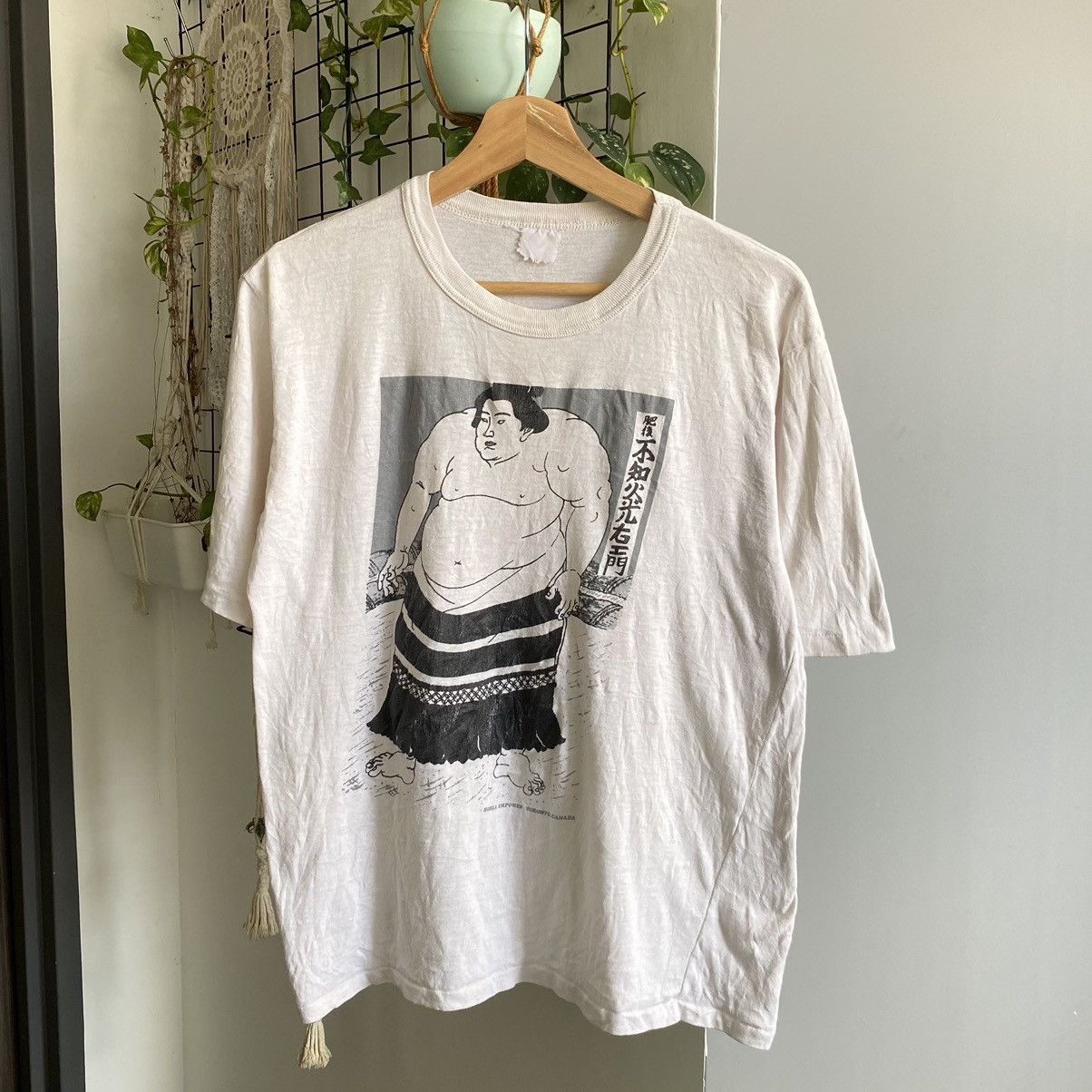 Vintage Thrashed Vintage 80s Shiranui Koemon Sumo ERD GRUNGE TSHIRT Size US L / EU 52-54 / 3 - 1 Thumbnail