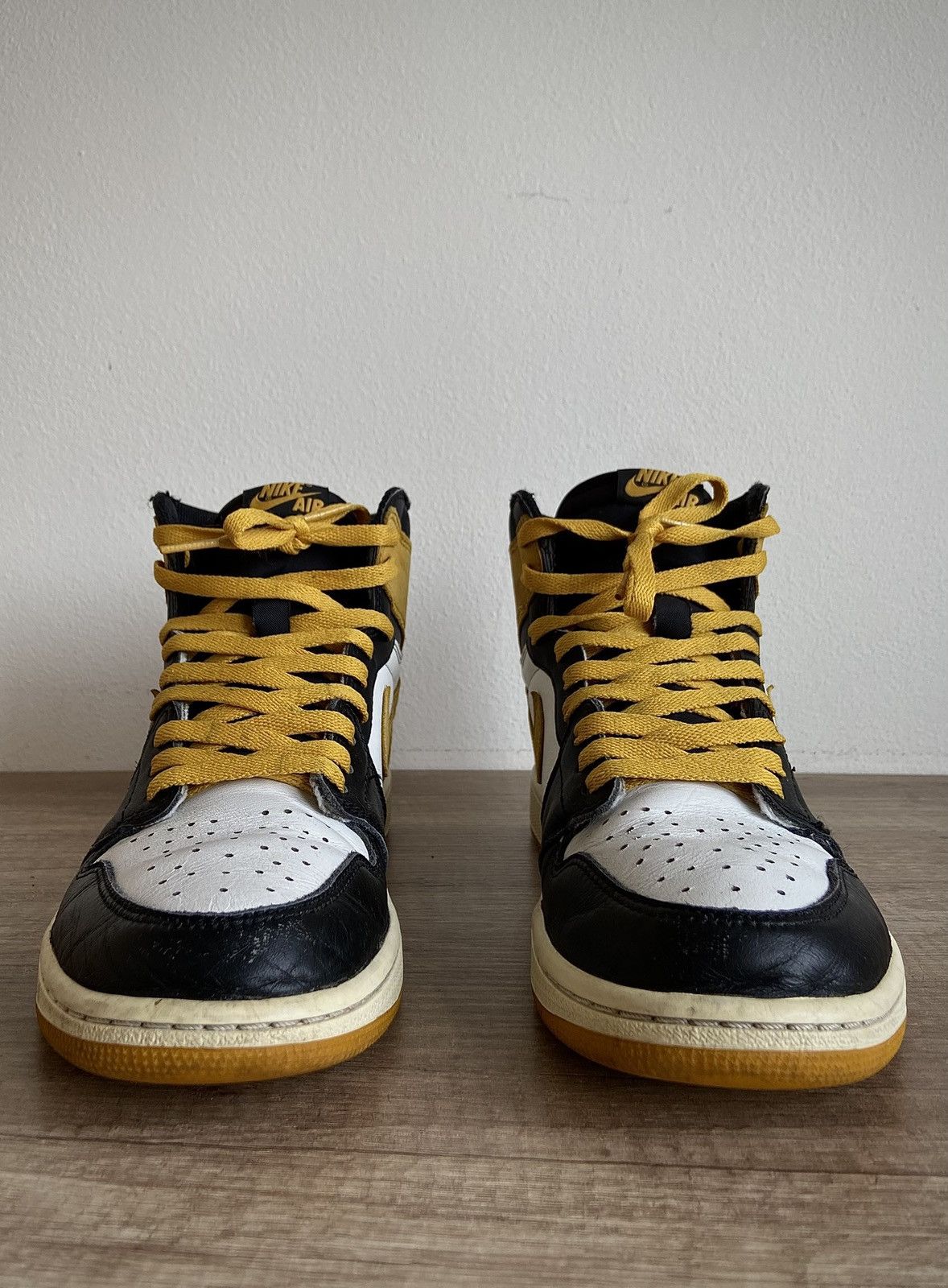 Jordan Brand Air Jordan 1 Retro High OG “Yellow Ochre” Size US 11 / EU 44 - 2 Thumbnail