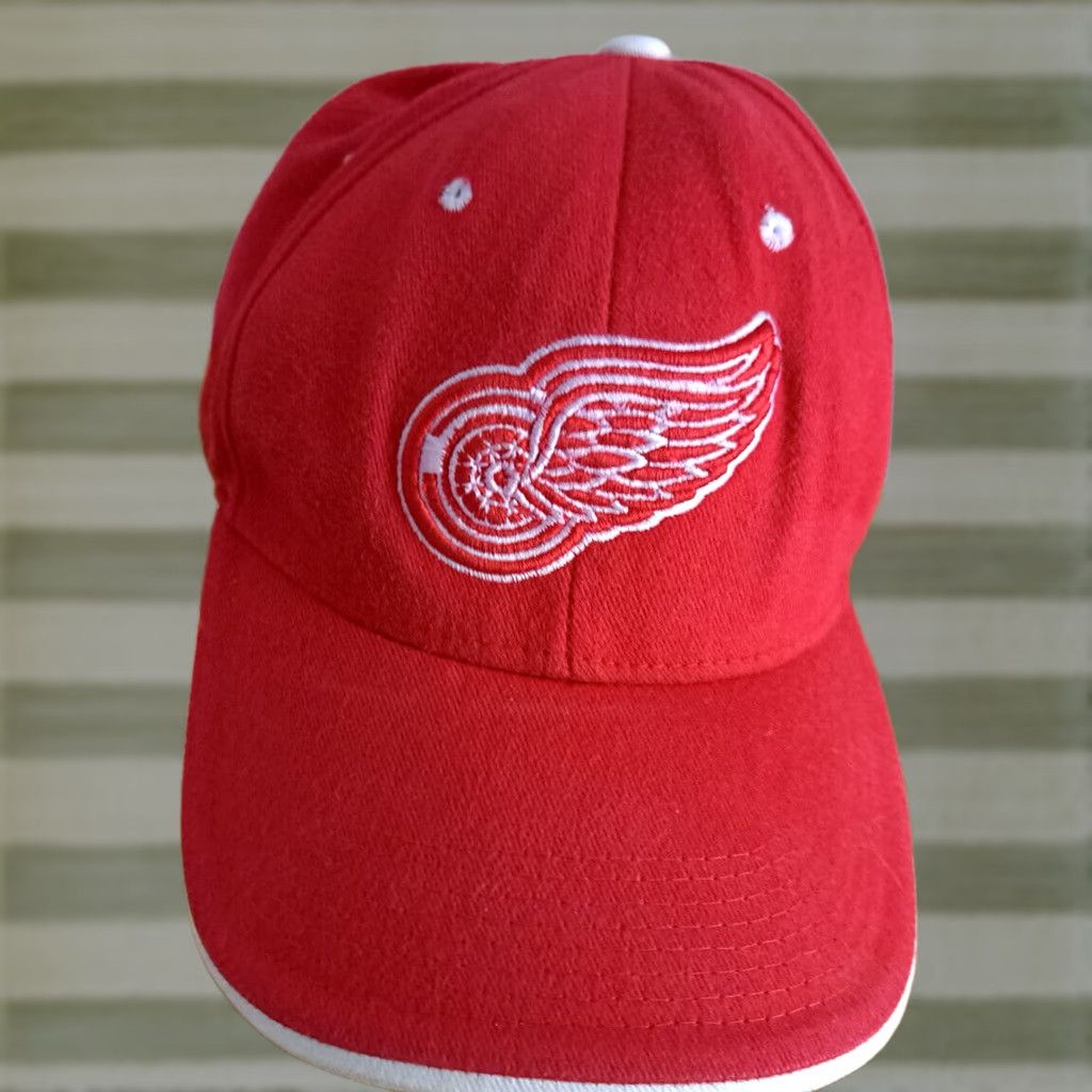 Vintage Twins Enterprise Detroit Red Wings Hockey Hat Adjustable Size Strap NHL Red Baseball Cap Mens Size ONE SIZE - 1 Thumbnail
