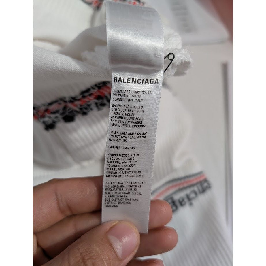 Balenciaga o1rshd1 Socks Jumper Political Tennis Socks in White Size US S / EU 44-46 / 1 - 18 Thumbnail