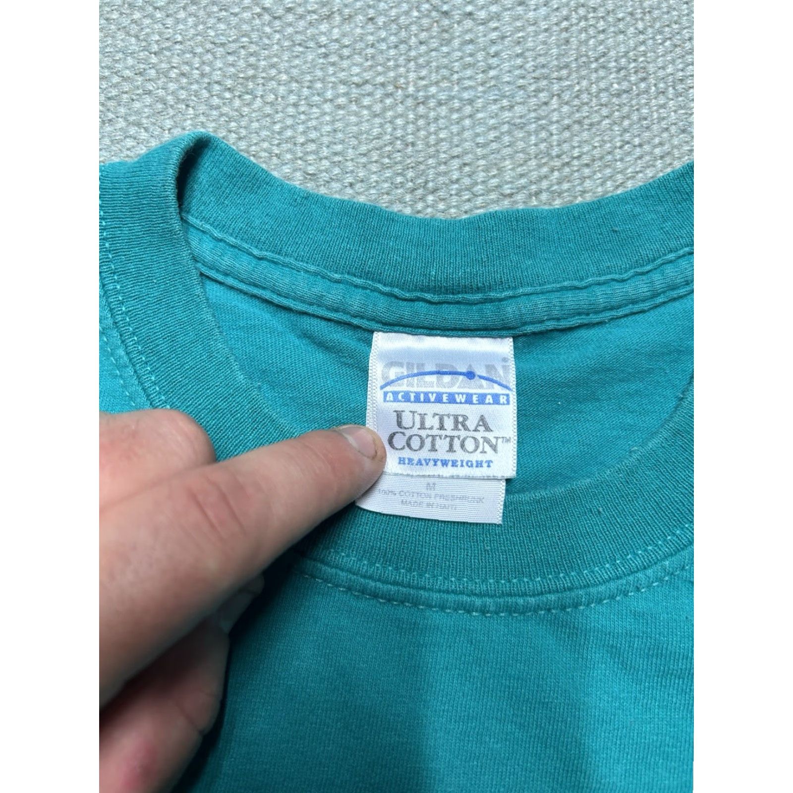 Vintage VINTAGE M & M T-Shirt Tawas Point Michigan UP lighthouse Men Adult Medium Blue Graphic Shirt Mens Size US M / EU 48-50 / 2 - 2 Thumbnail