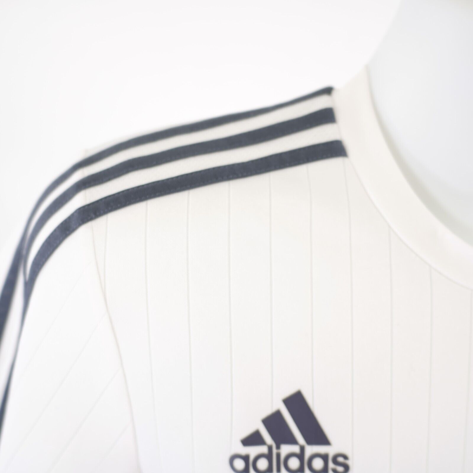 Adidas DAMAGED Adidas Halla Madrid White Medium Climacool Jersey T- Size US M / EU 48-50 / 2 - 2 Thumbnail