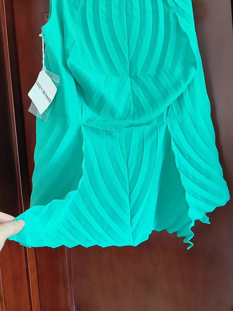 Issey Miyake Issey Miyake size:2 Green main line round-neck sleeveless Size S / US 4 / IT 40 - 2 Thumbnail