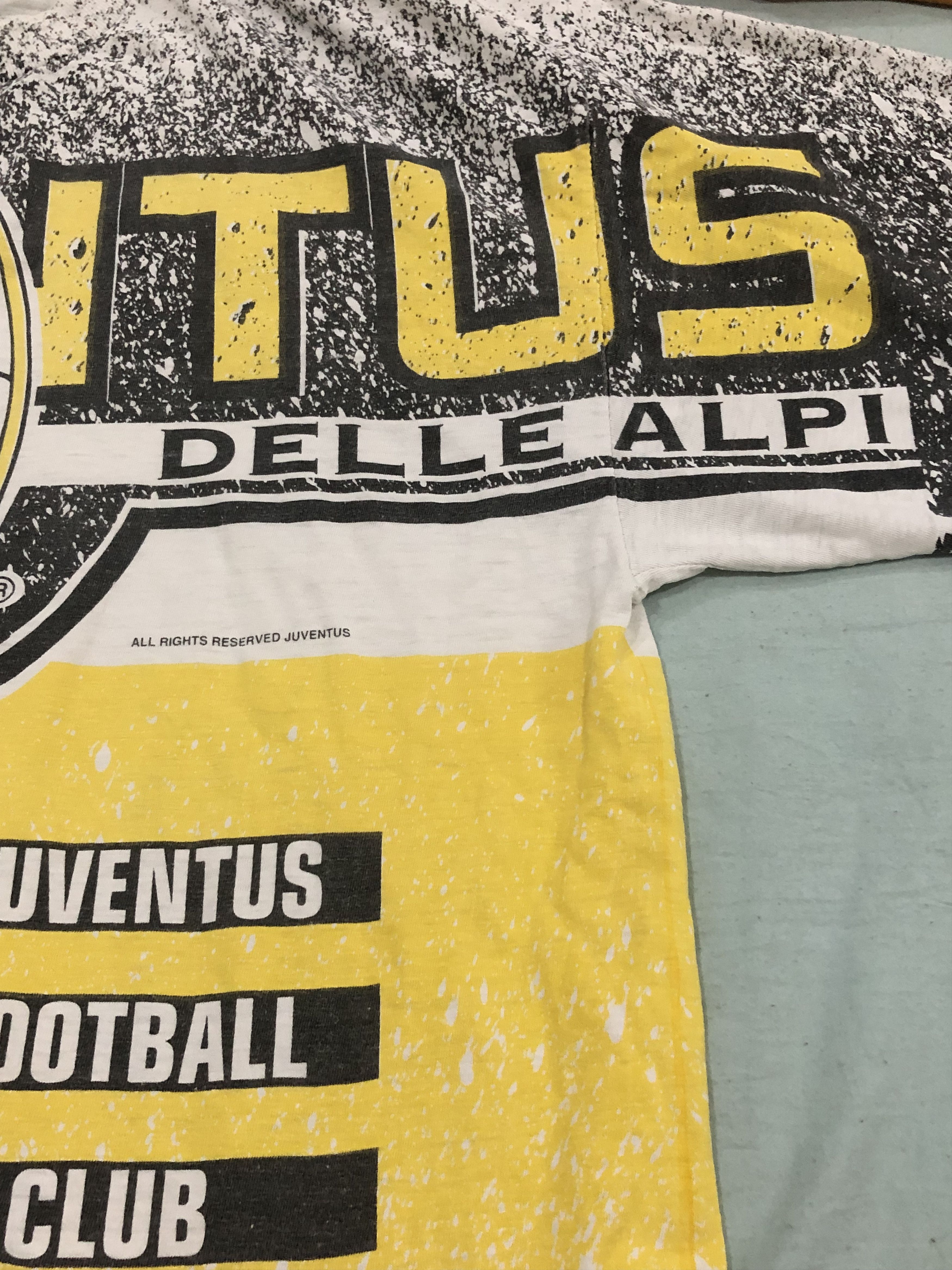 Vintage Vintage Rare Worn 90s Juventus Fullprint T-shirts Size US XL / EU 56 / 4 - 4 Thumbnail