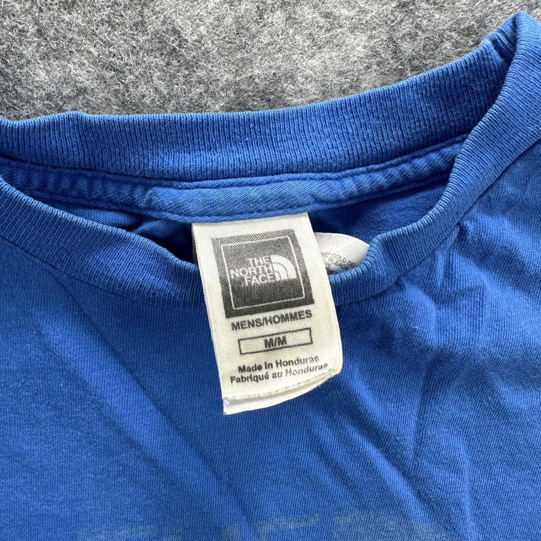 The North Face VINTAGE THE NORTH FACE Shirt Mens Medium Blue Red Spell Out Logo Tee Outdoor Hiking Size US M / EU 48-50 / 2 - 7 Thumbnail