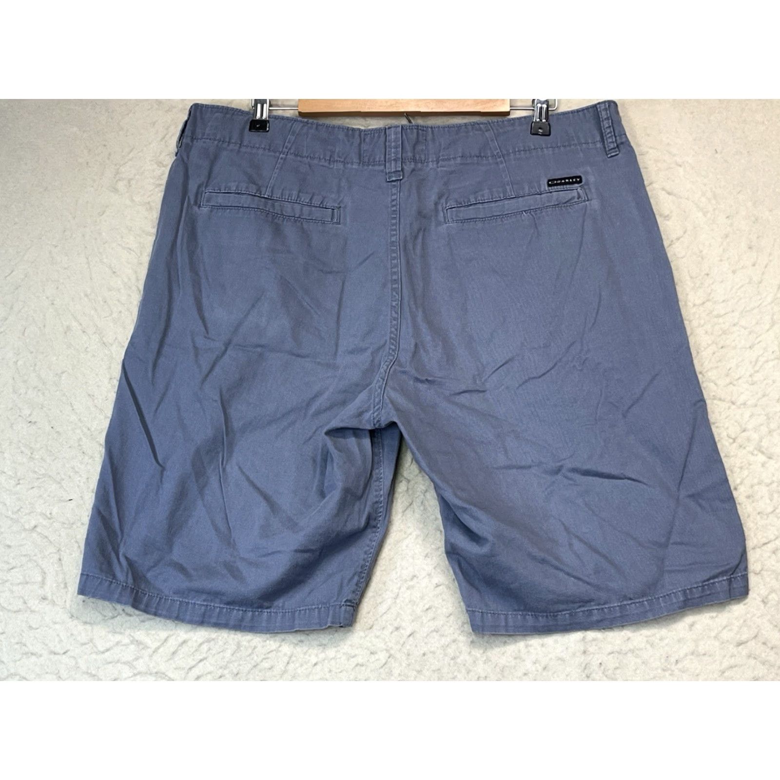 Oakley Oakley Men's Regular Fit Chino Golf Shorts Gray Size 36 Size US 36 / EU 52 - 2 Thumbnail