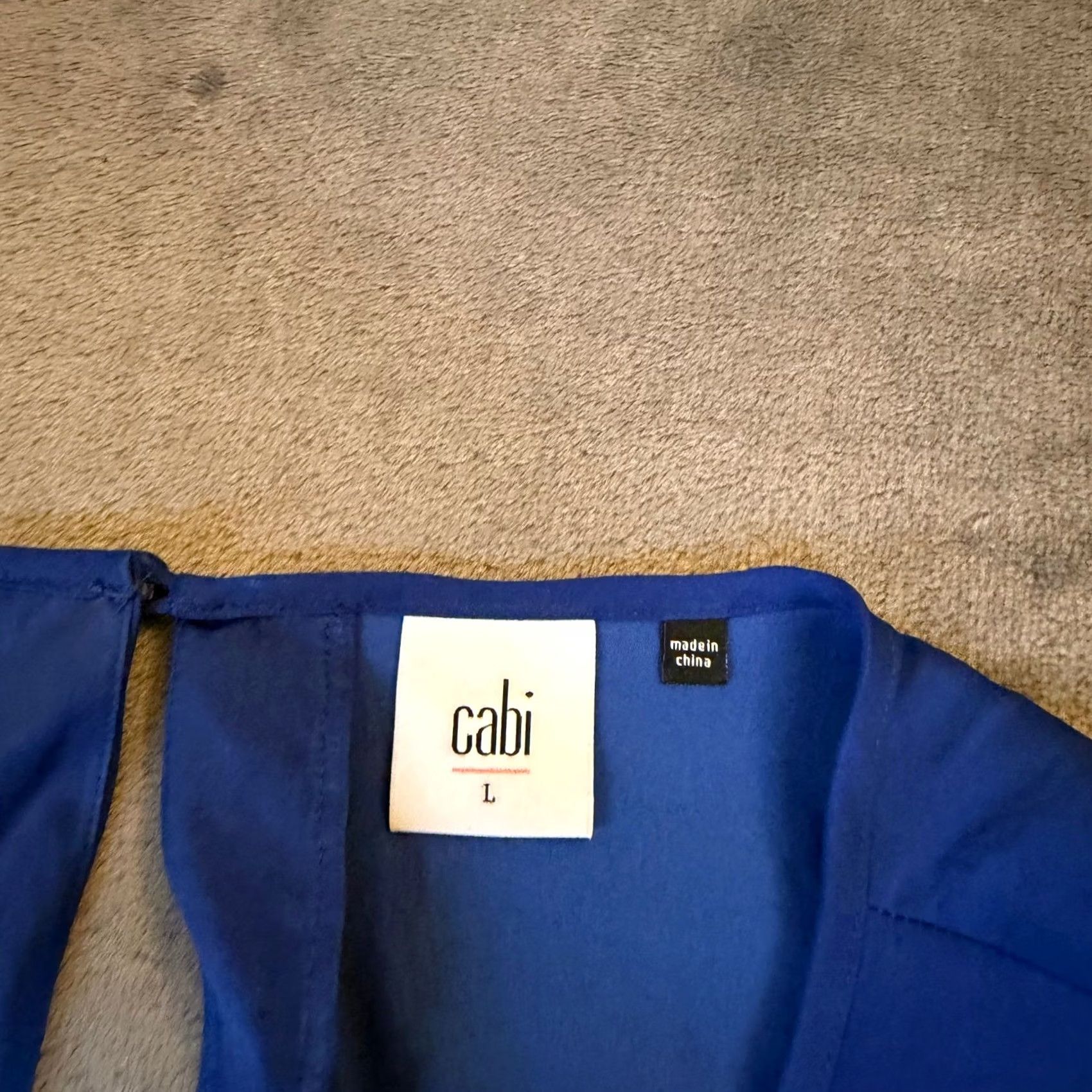 Vintage Cabi Blouse Womens Large Blue Bell Sleeve Keyhole Back Flutter Shirt Size L / US 10 / IT 46 - 2 Thumbnail