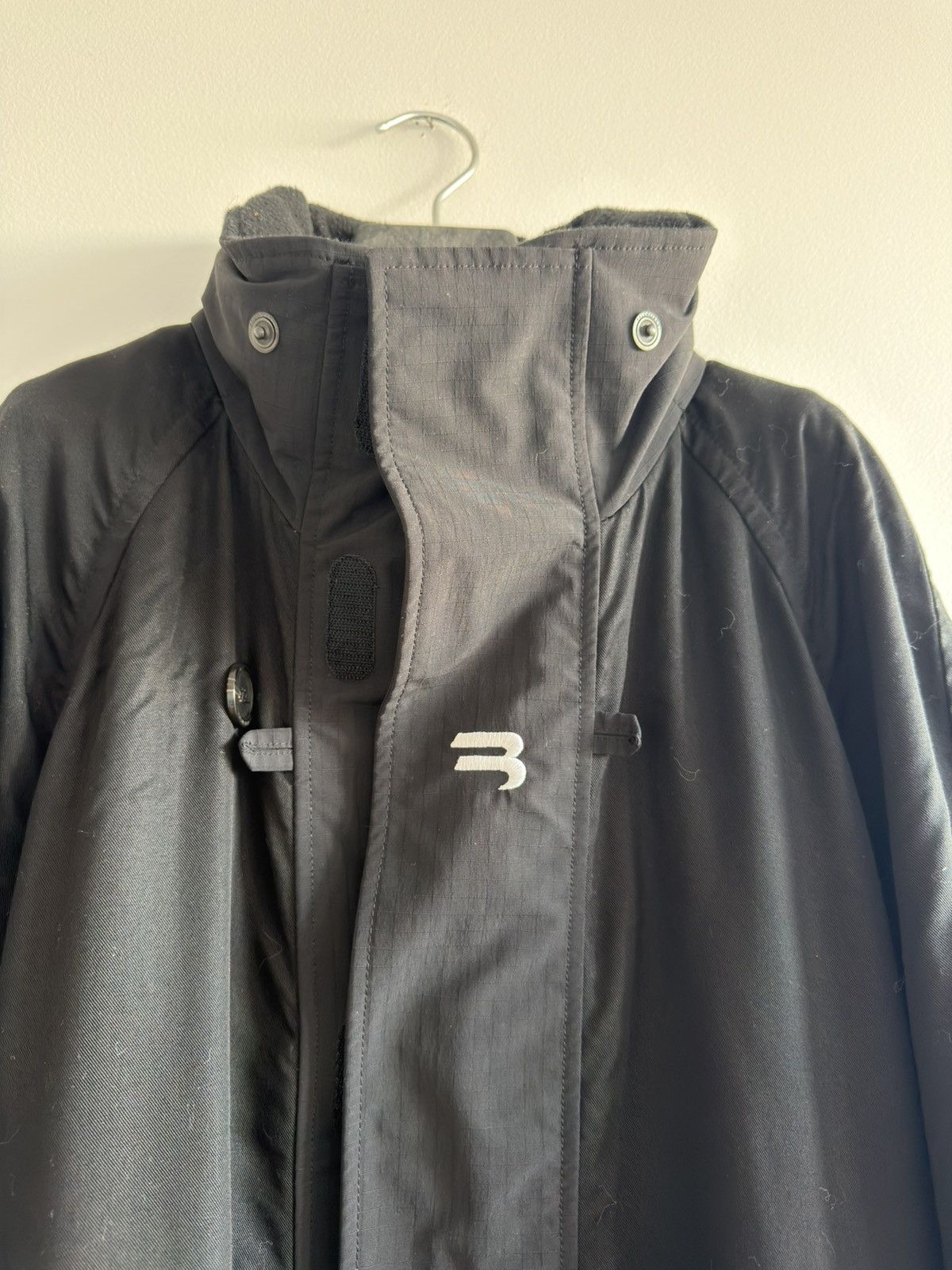 Balenciaga BALENCIAGA DEMNA TRENCH COAT TRACK 3B FLEECE COLLAR Size US XL / EU 56 / 4 - 3 Thumbnail