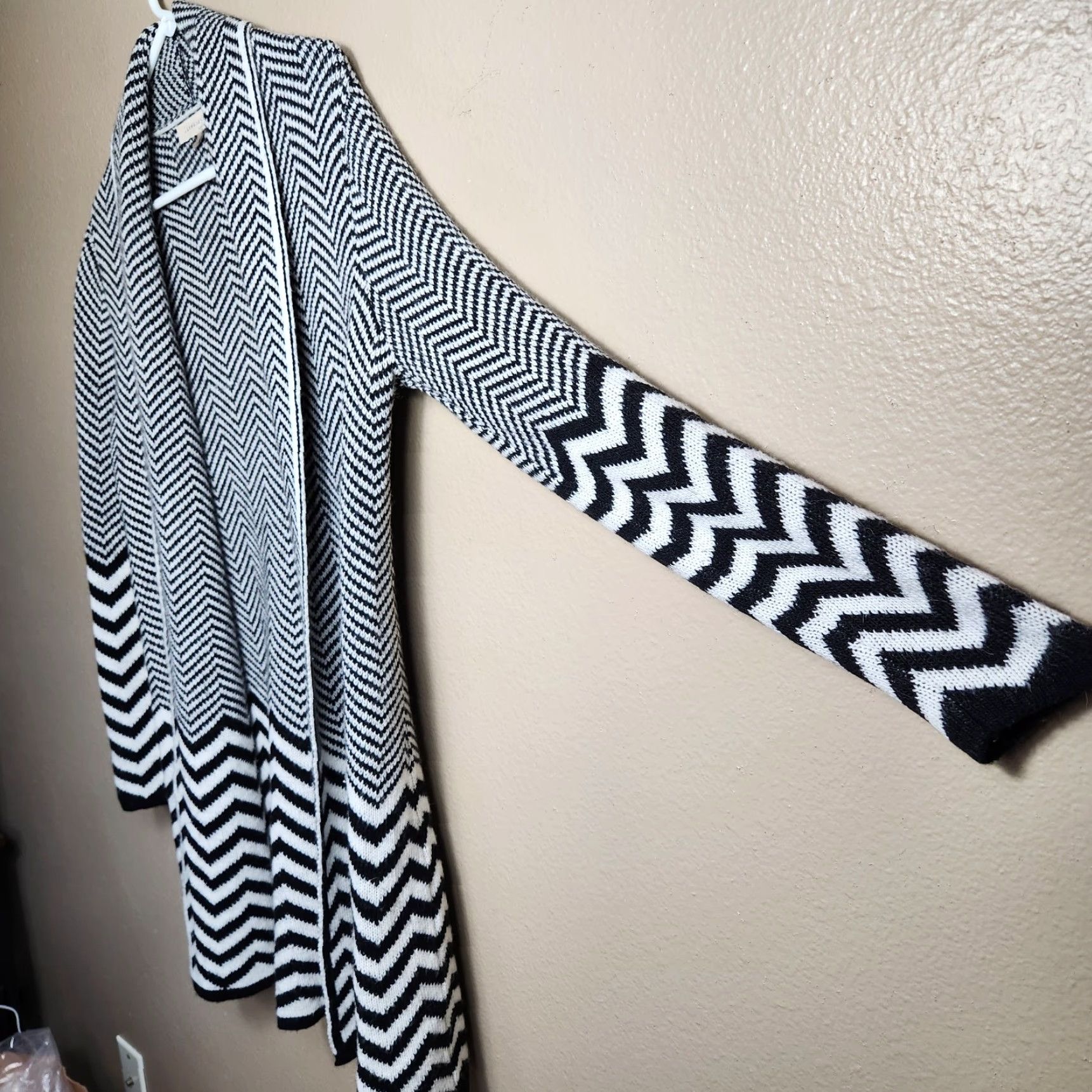 Vintage Lineamaglia Womens Cardigan Wool Blend Long Open LS Black White Chevron |S| Knit Office Women's Shirt/Sweater Size S / US 4 / IT 40 - 3 Thumbnail