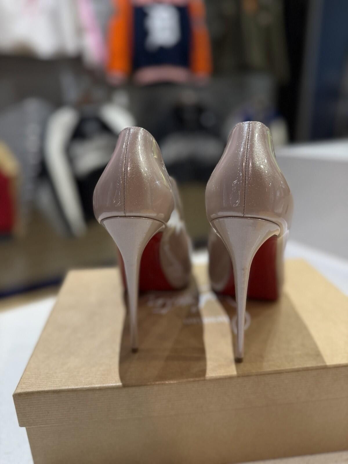Christian Louboutin Christian Louboutin Alta Paten Scallop Peep Toe Pump 39.5EU Size US 9.5 / IT 39.5 - 9 Thumbnail
