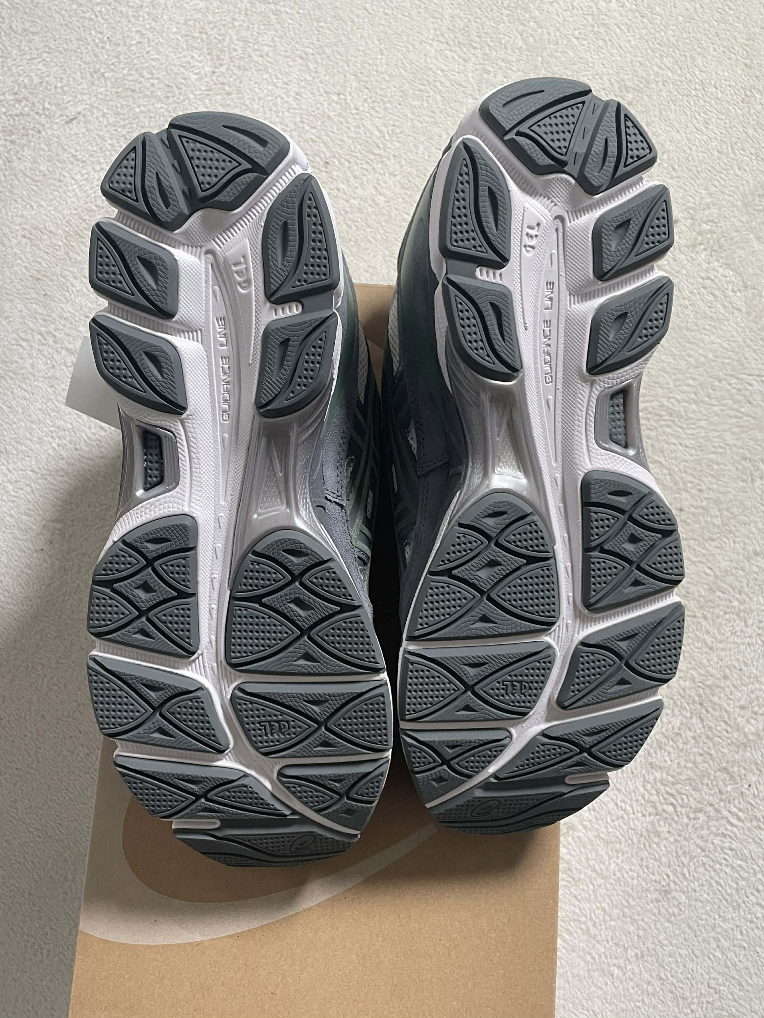 Asics Asics Gel NYC NY Cream Steel US 11 EU 45 Size US 11 / EU 44 - 6 Thumbnail