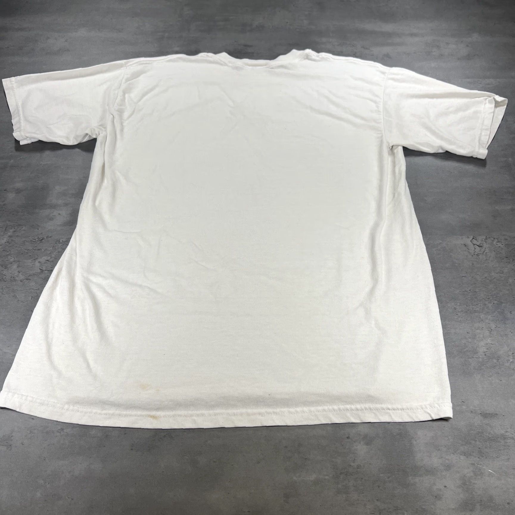 Vintage VINTAGE Hershey Kiss T Shirt Adult L White Fade Candy Chocolate Food Snack Promo Nike Center Swoosh 90s Logo Graphic Mens T-Shirt Size US L / EU 52-54 / 3 - 7 Thumbnail