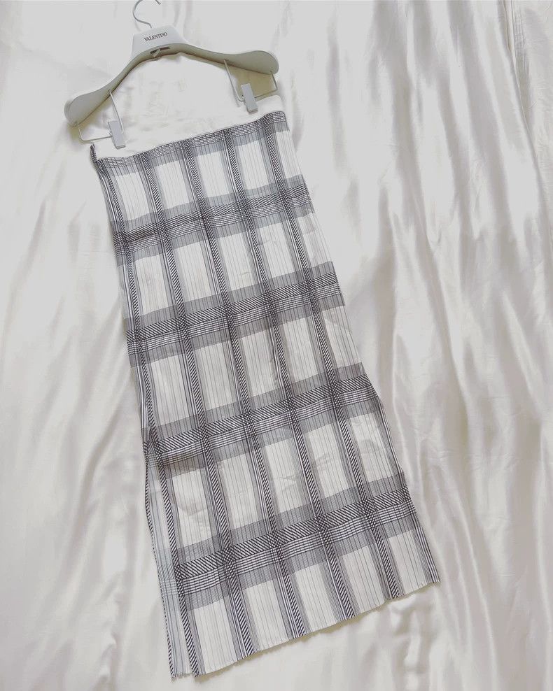 Helmut Lang Helmut Lang size SPleated Black White Grey Plaid Skirt 2501 Size 26" / US 2 / IT 38 - 2 Thumbnail
