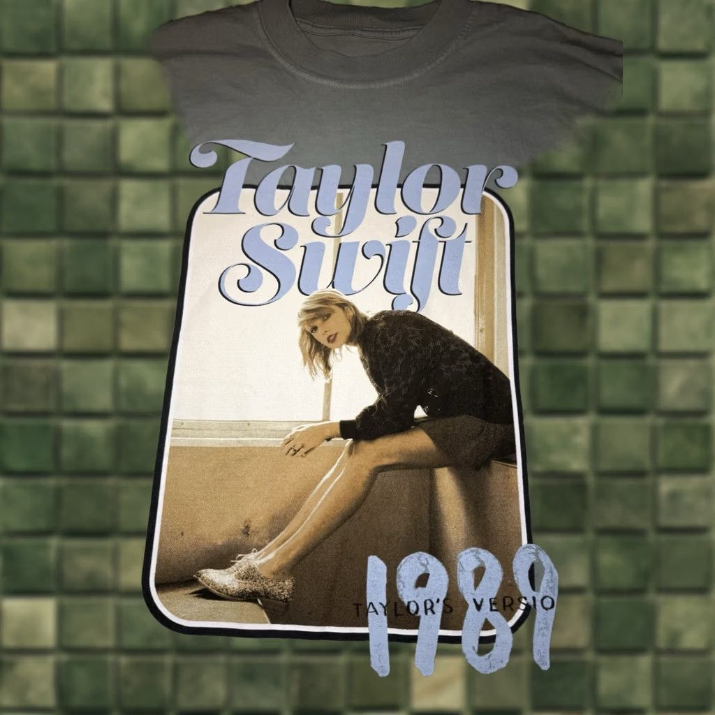 Vintage VINTAGE 1989 Taylor Swift Taylor's Version Long Sleeve Shirt Adult Small Official Merch Unisex Adults S Green Music Mens Womens Boys Girls Size US S / EU 44-46 / 1 - 1 Thumbnail