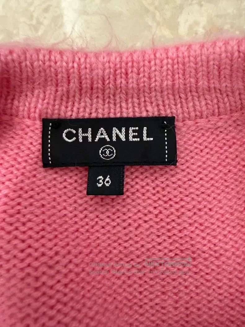 Chanel Chanel 19 Snow Series Snowflake Button Pink Cashmere Knitt Size XS / US 0-2 / IT 36-38 - 3 Thumbnail