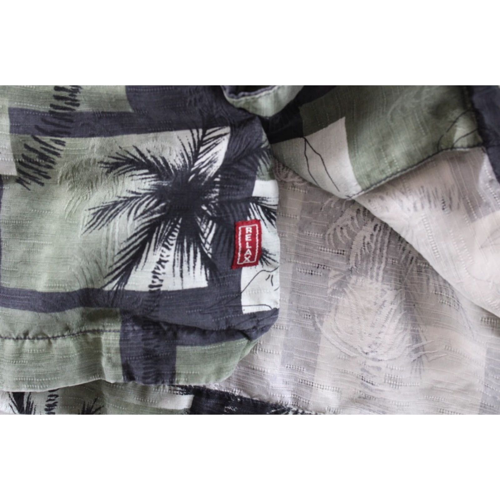 Tommy Bahama Tommy Bahama Hawaiian Shirt Men’s Large Green Black Floral Palm Trees Vacation Shirt Size US L / EU 52-54 / 3 - 4 Thumbnail
