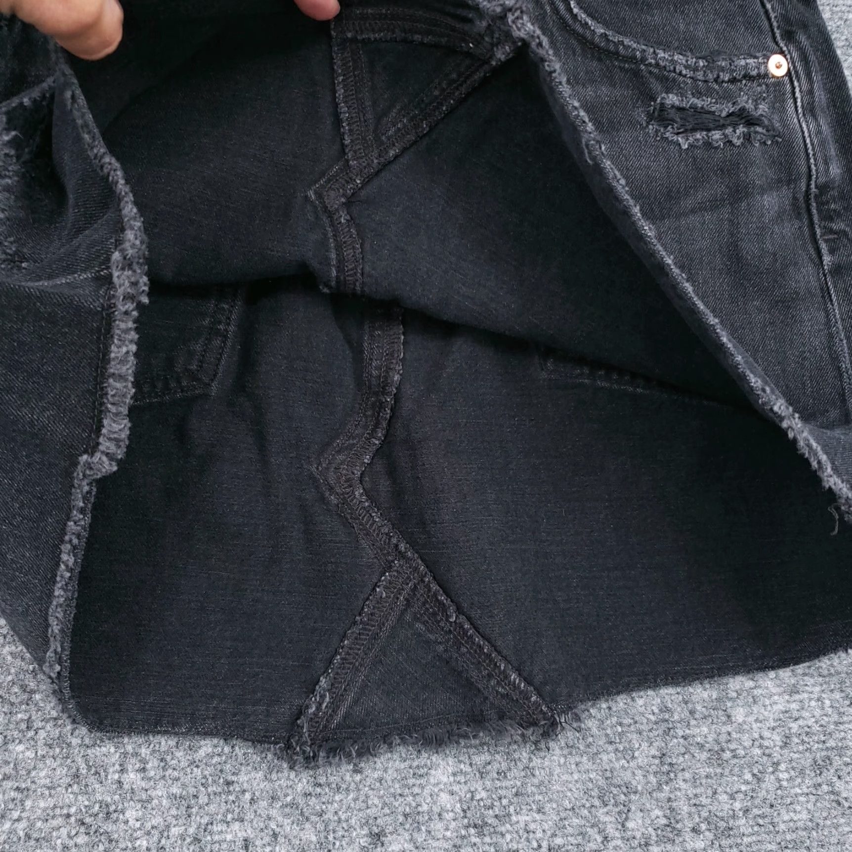 Citizens Of Humanity Citizens of Humanity Skirt Women 27 Black Premium Vintage Mini Denim Ripped Jeans Style: Mini Size 27" / US 4 / IT 40 - 5 Thumbnail