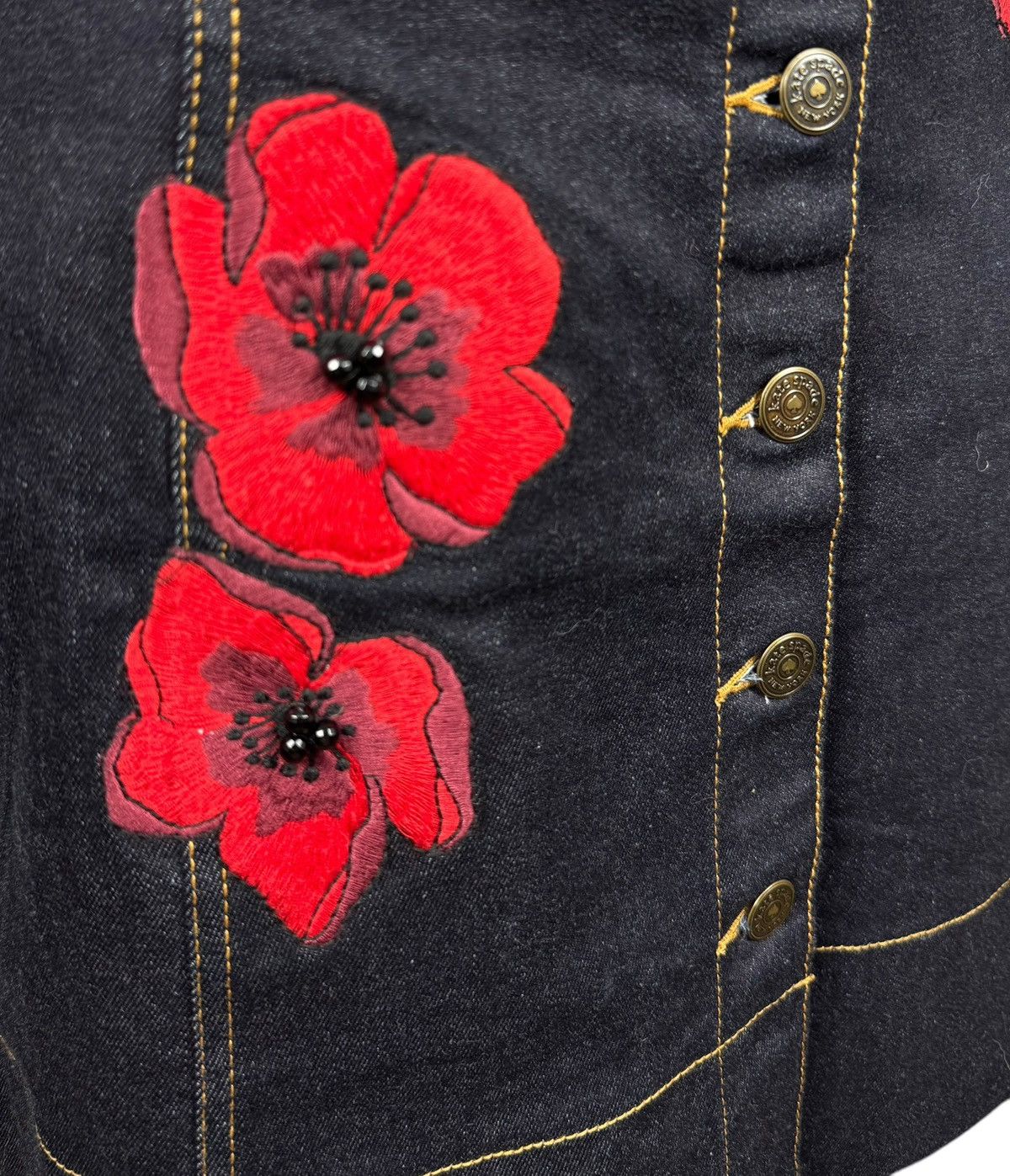 Kate Spade Kate Spade Denim Skirt Embroidered Flowers size 4 Size 36" / US 14 / IT 50 - 7 Thumbnail