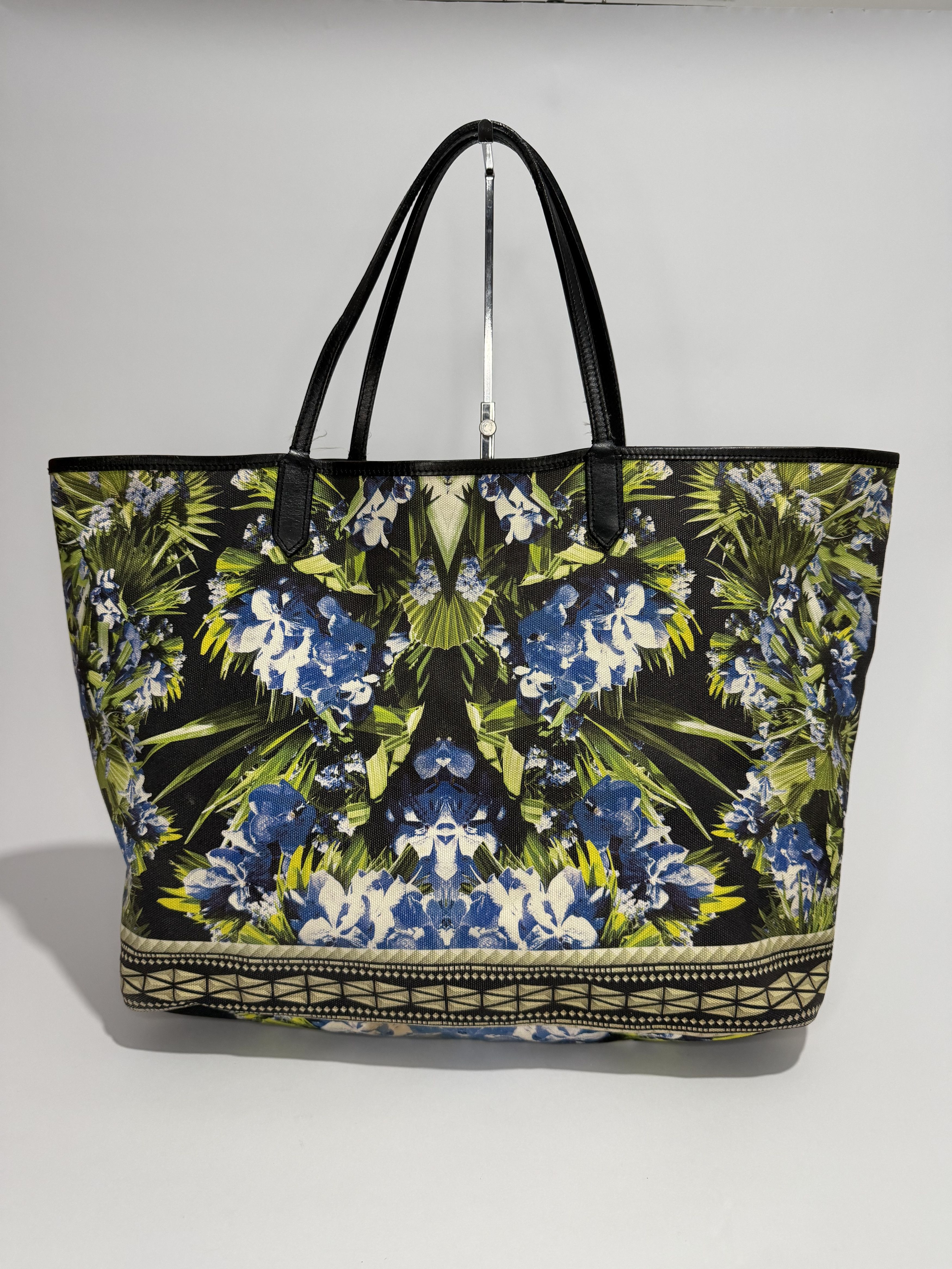 Givenchy GIVENCHY Floral Print Coated Canvas Antigona Large Tote Bag Size ONE SIZE - 5 Thumbnail