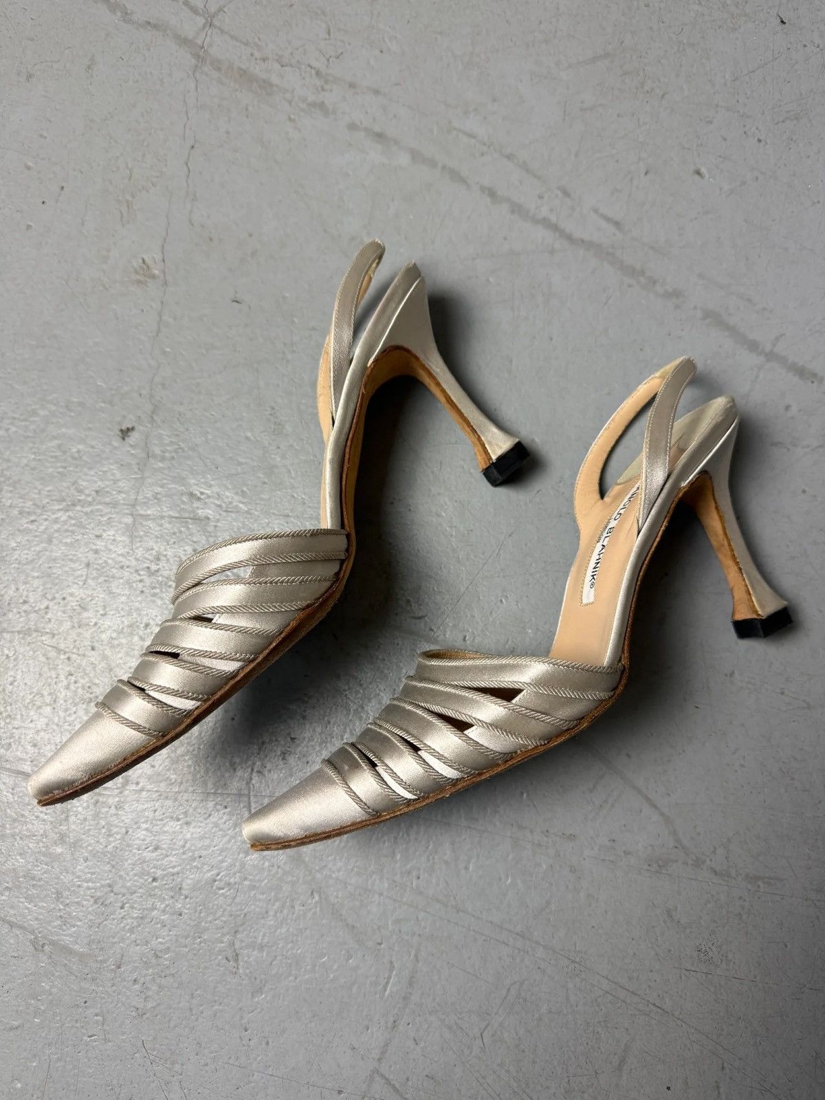 Manolo Blahnik Vintage Manolo Blahnik Beige Pumps 36 Size US 6 / IT 36 - 3 Thumbnail
