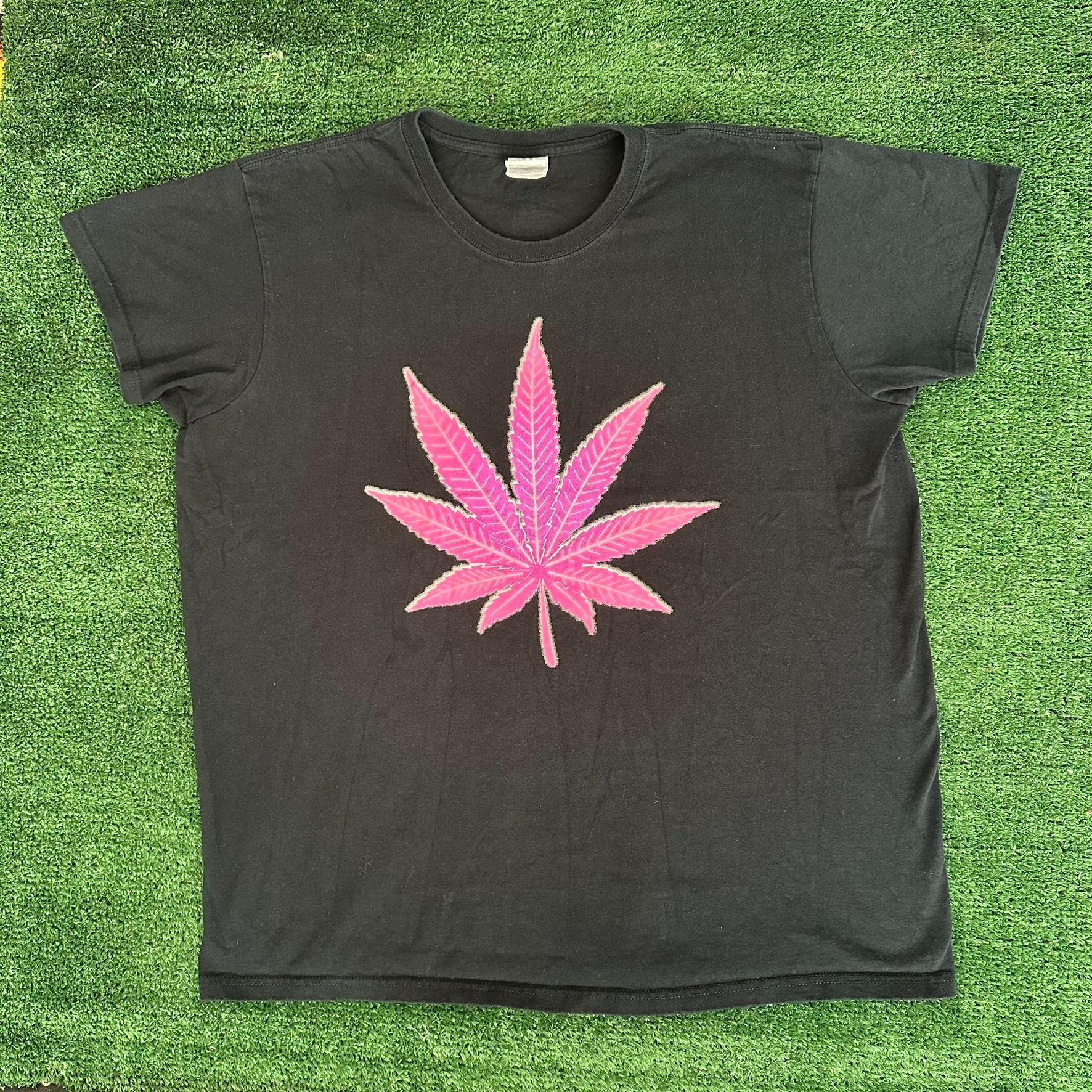 Gildan Vintage Y2K Marijuana Leaf Weed T-Shirt Skate Hippie 420 Bla Size US XL / EU 56 / 4 - 1 Thumbnail