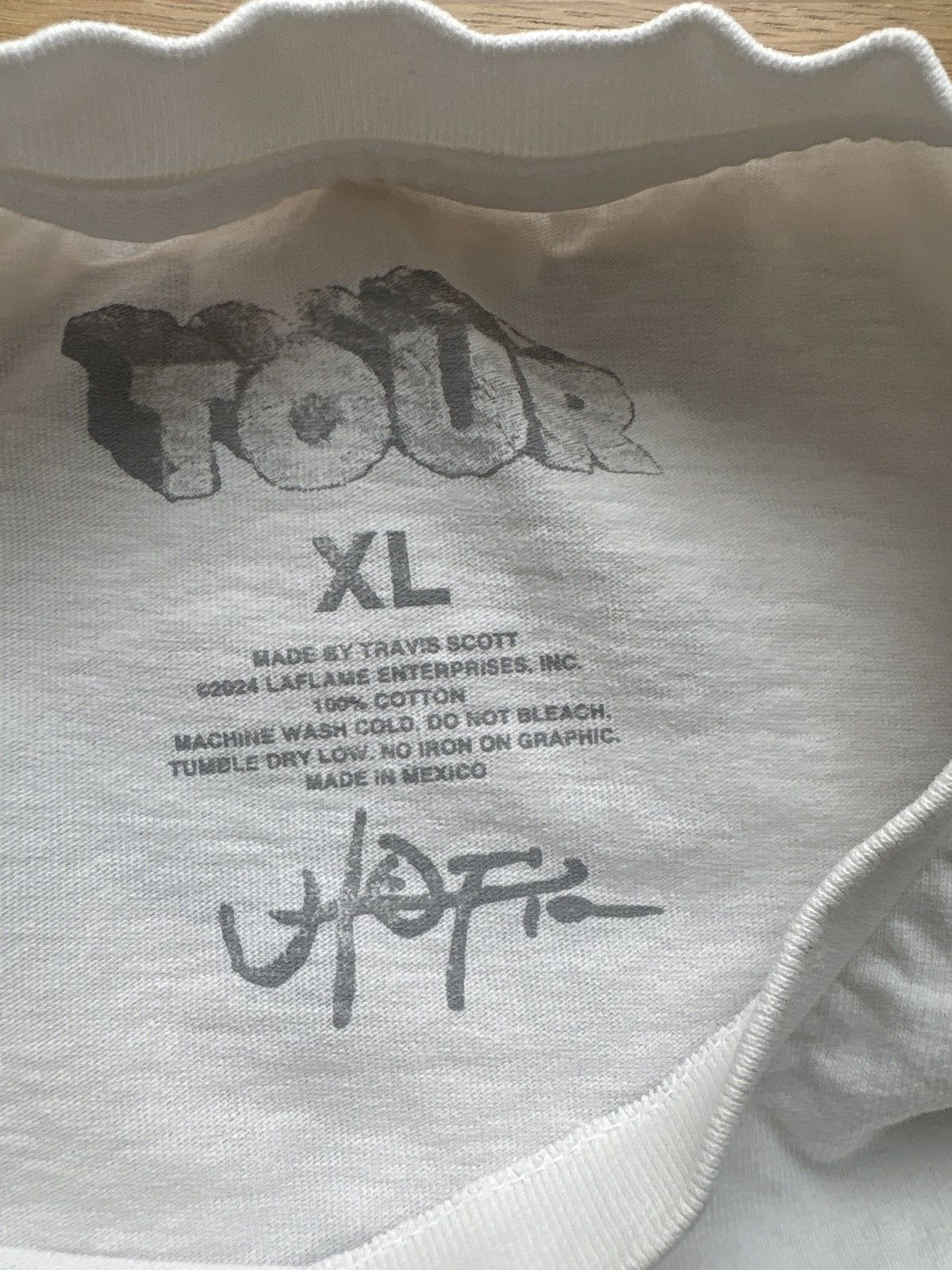 Travis Scott *Exclusive* one night in utopia tee Size US XL / EU 56 / 4 - 3 Thumbnail