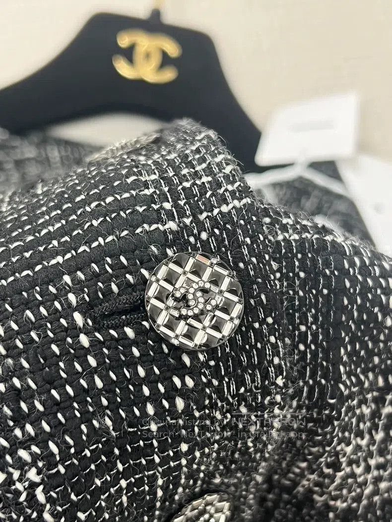 Chanel Chanel Classic plaid diamond buckle round-neck jacket Size XS / US 0-2 / IT 36-38 - 3 Thumbnail