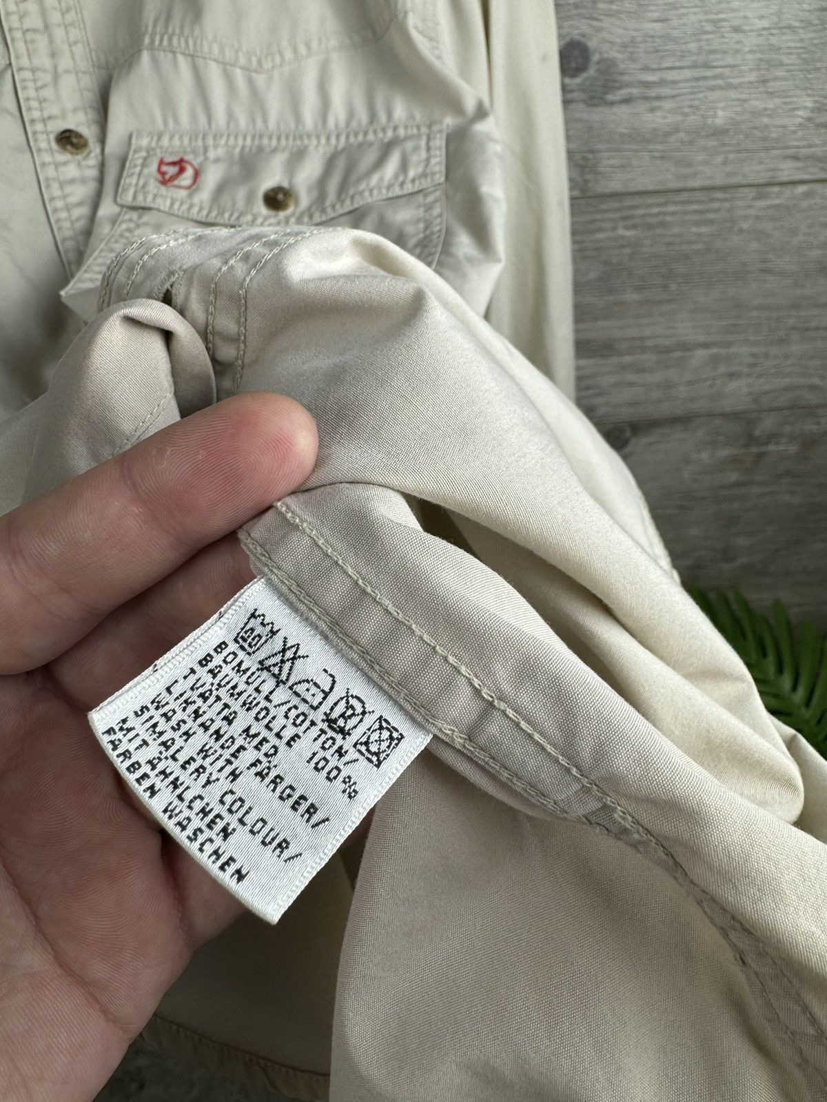 Fjallraven Overshoot Fjallraven Vintage Outdoor Y2K Size S-M Size US S / EU 44-46 / 1 - 13 Thumbnail