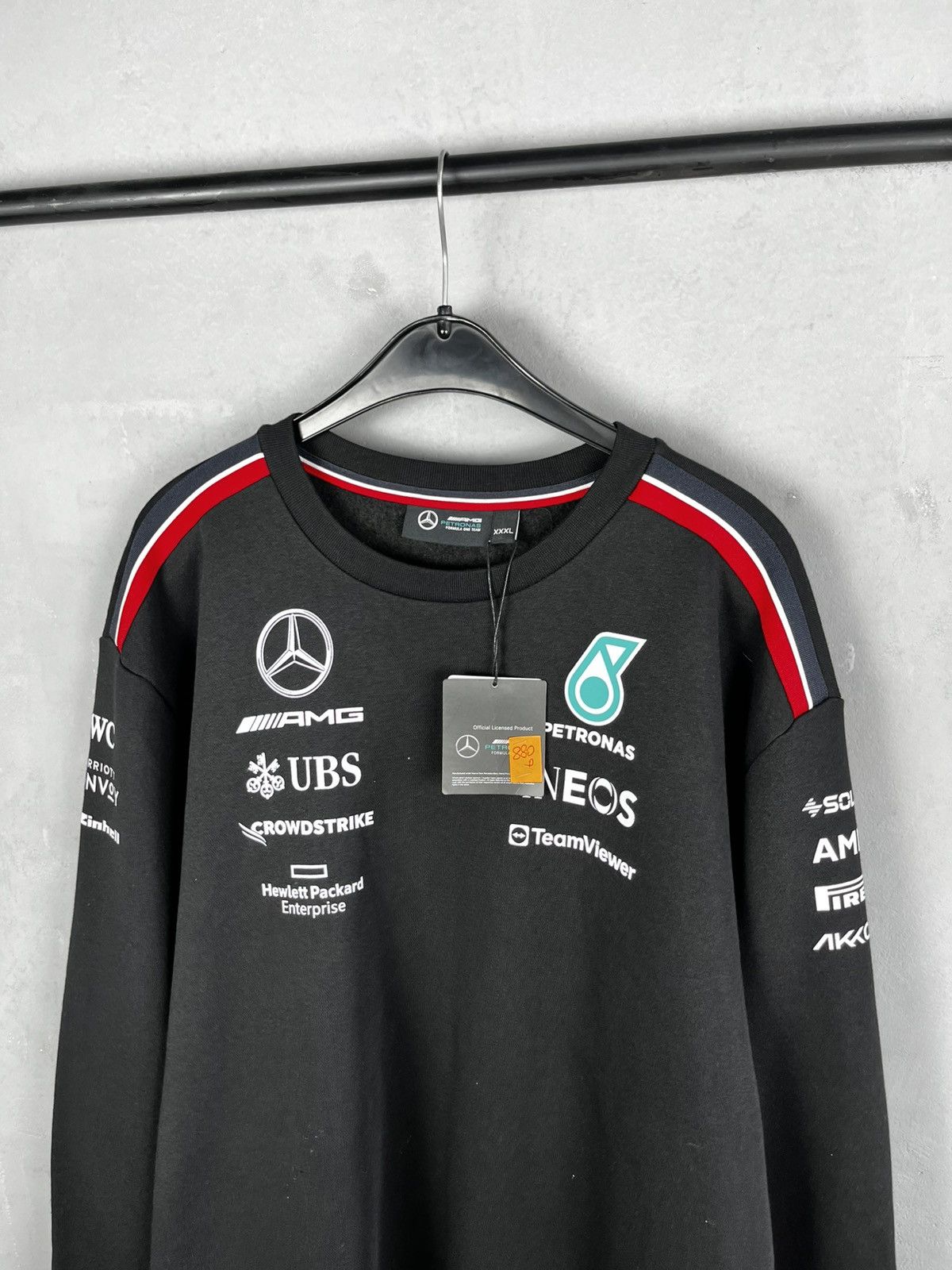 Mercedes-Benz AMG Petronas formula one team sweatshirt Size US XXL / EU 58 / 5 - 3 Thumbnail
