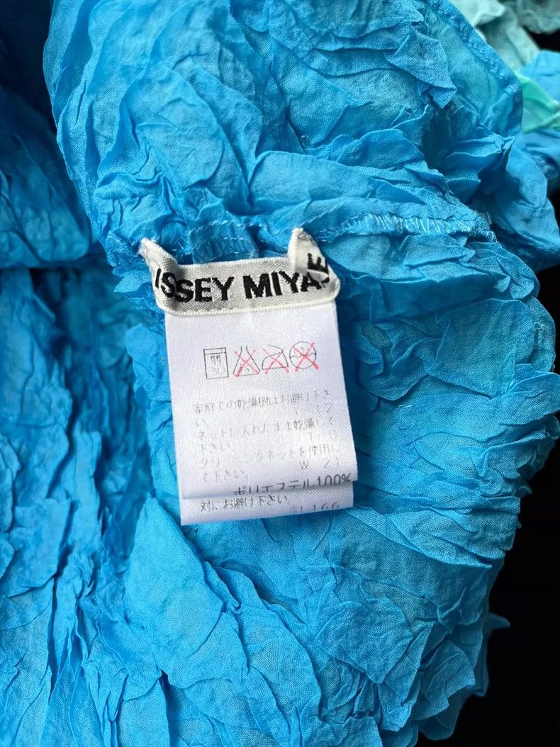 Issey Miyake Issey Miyake A three-layer petal-shaped pleated top with a Size S / US 4 / IT 40 - 5 Thumbnail