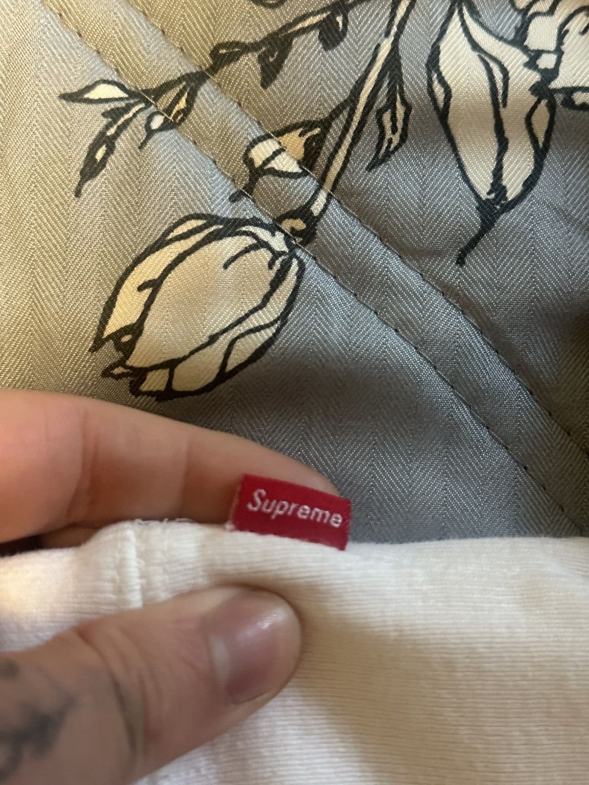 Supreme SS17 Fuck Em All Flower Banquet 1994-2017 Size US M / EU 48-50 / 2 - 3 Thumbnail