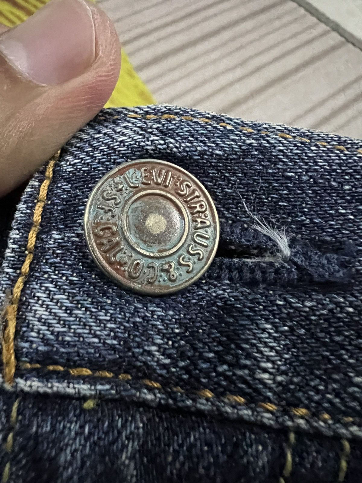 Levi's VINTAGE LEVIS 505 DISTRESSED JEANS Size US 32 / EU 48 - 12 Thumbnail