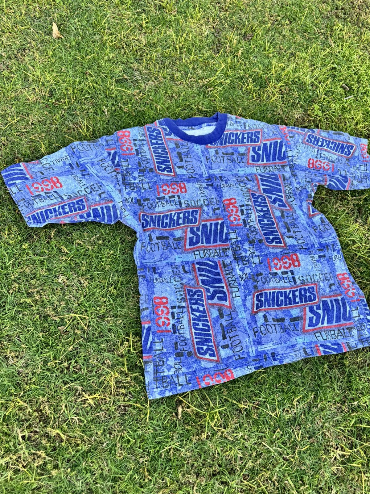 Vintage Snickers football all over print cotton t shirt vintage Size US XL / EU 56 / 4 - 3 Thumbnail