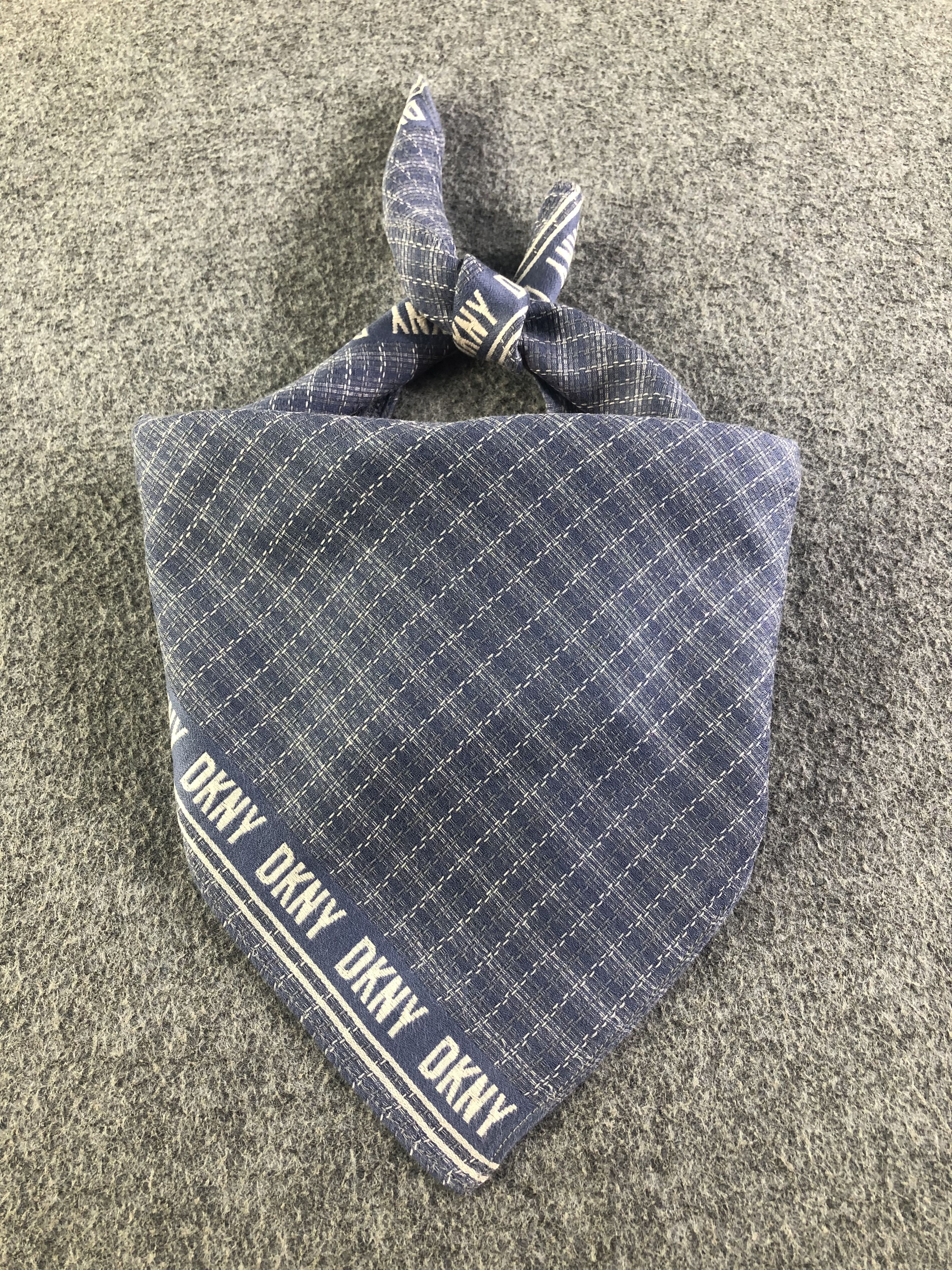 DKNY DKNY Handkerchief / Bandana / Neckerchief C459 Size ONE SIZE - 1 Thumbnail