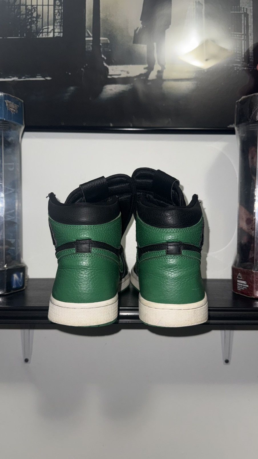Nike Jordan 1 Retro Pine Green Shoes Size ONE SIZE - 4 Thumbnail