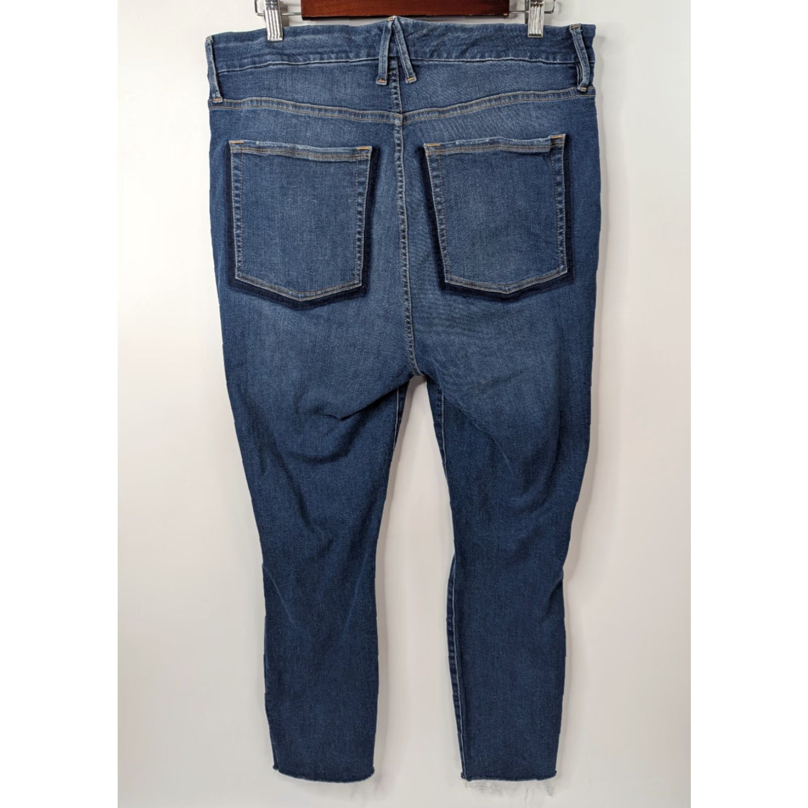 Good American Good American Jeans GWCSPR067T Size 16 Good Waist Crop Shadow Pocket Raw Hem Skinny Cropped 5-Pocket Denim Blue Cotton Blend Regular Womens Size 38" / US 16 / IT 52 - 2 Thumbnail