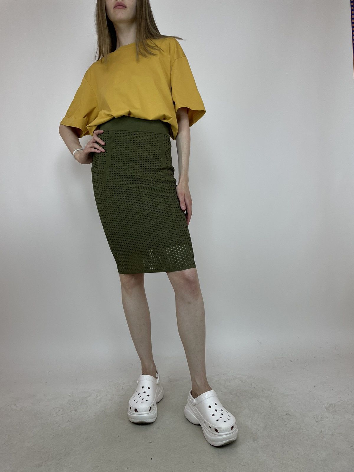 Japanese Brand JOHN + JENN PERFORATED OVERLAY PENCIL SKIRT GEEM SIZE SMALL Size 24" / US 00 / IT 34 - 7 Thumbnail