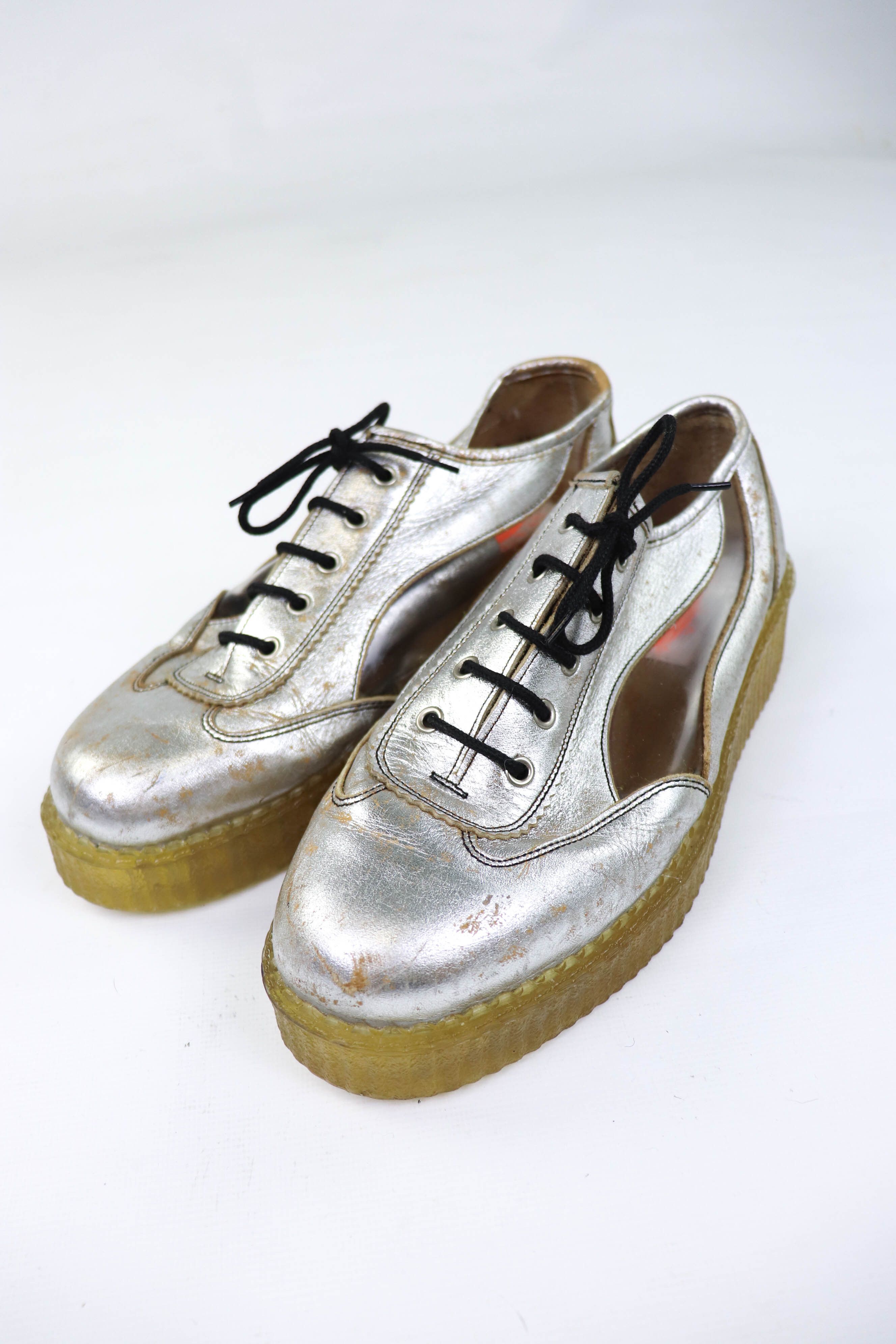 Other Red Or Dead Vintage Made in England Silver Leather Shoes Size US 9 / EU 42 - 6 Thumbnail
