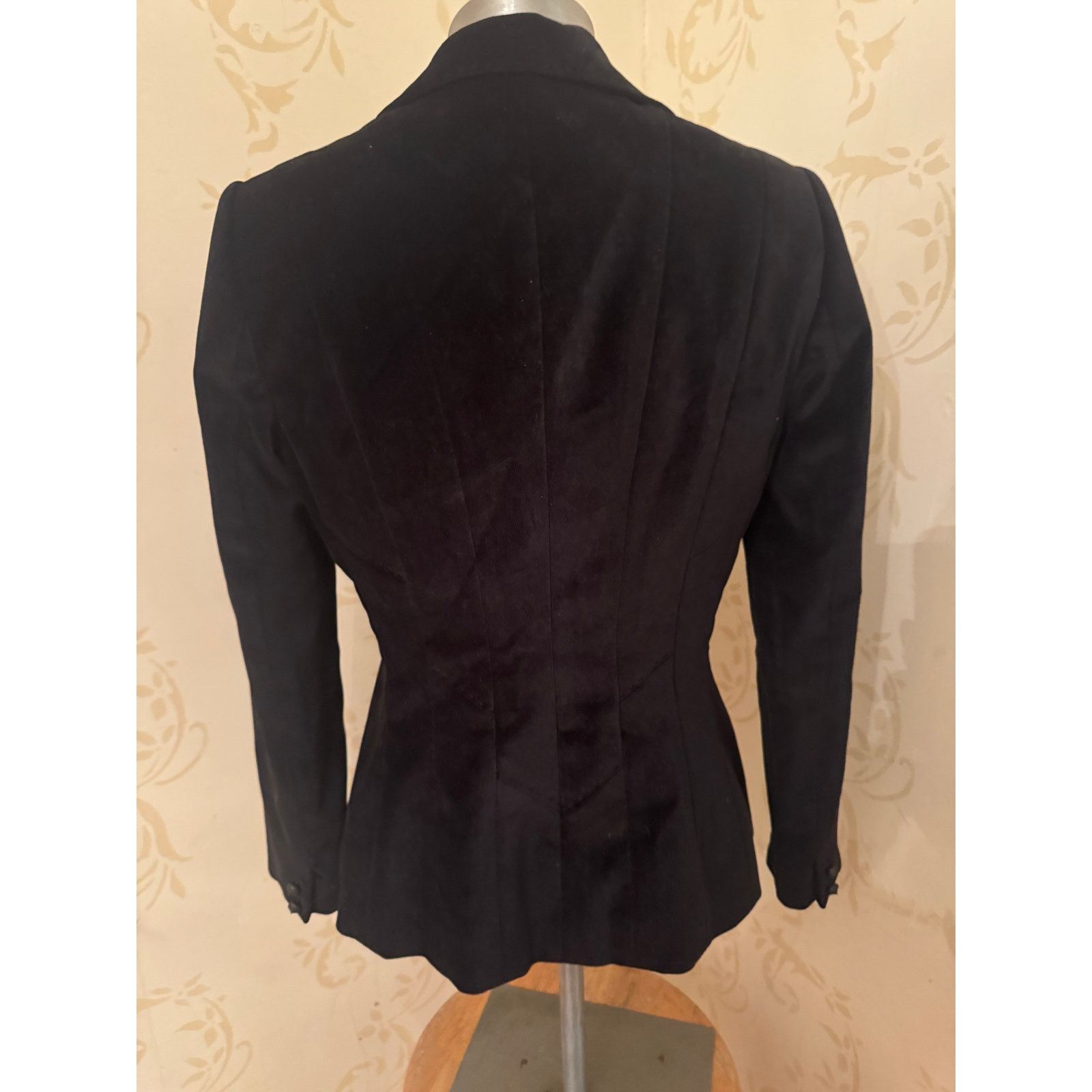 Elie Tahari Ladies Size Small Elie Tahari Black Velvet Jacket Size S / US 4 / IT 40 - 3 Thumbnail