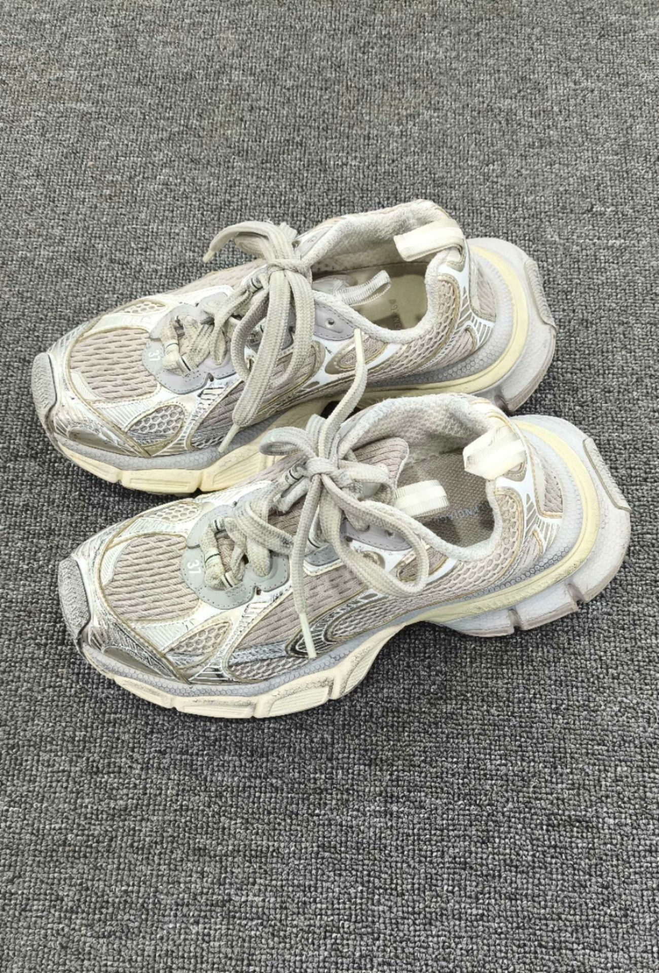 Balenciaga Balenciaga Lowtop Sneakers us_7 Women Size US 7 / IT 37 - 1 Thumbnail