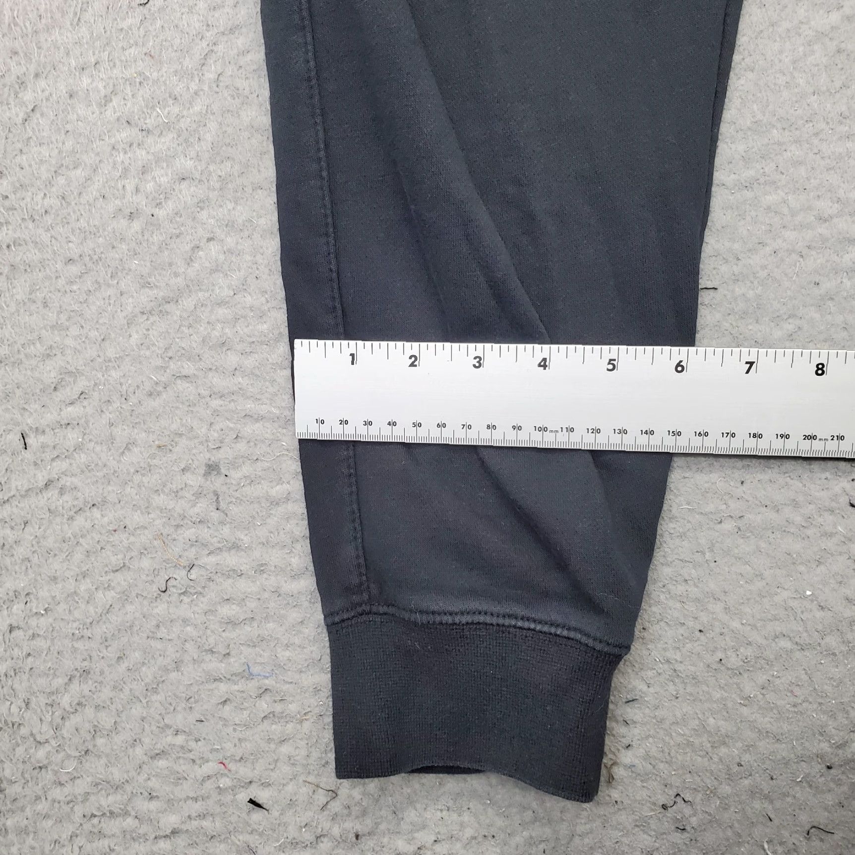 Nike Nike Jogger Pant Womens Small Black Fleece Lined Elastic Waist Gym Logo Athletic Precious: 25.75" Inseam 34" Outseam 27" waist 90s? Size 28" / US 6 / IT 42 - 5 Thumbnail