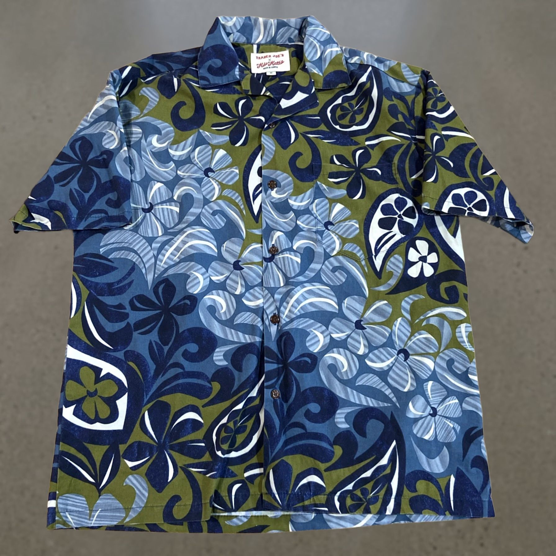 Hilo Hattie VINTAGE Hilo Hattie x Trader Joes Collab Hawaiian Camp Shirt M Floral 70s Pattern Men Short Sleeve Blue Floral Shirt M Mens Size US M / EU 48-50 / 2 - 1 Thumbnail
