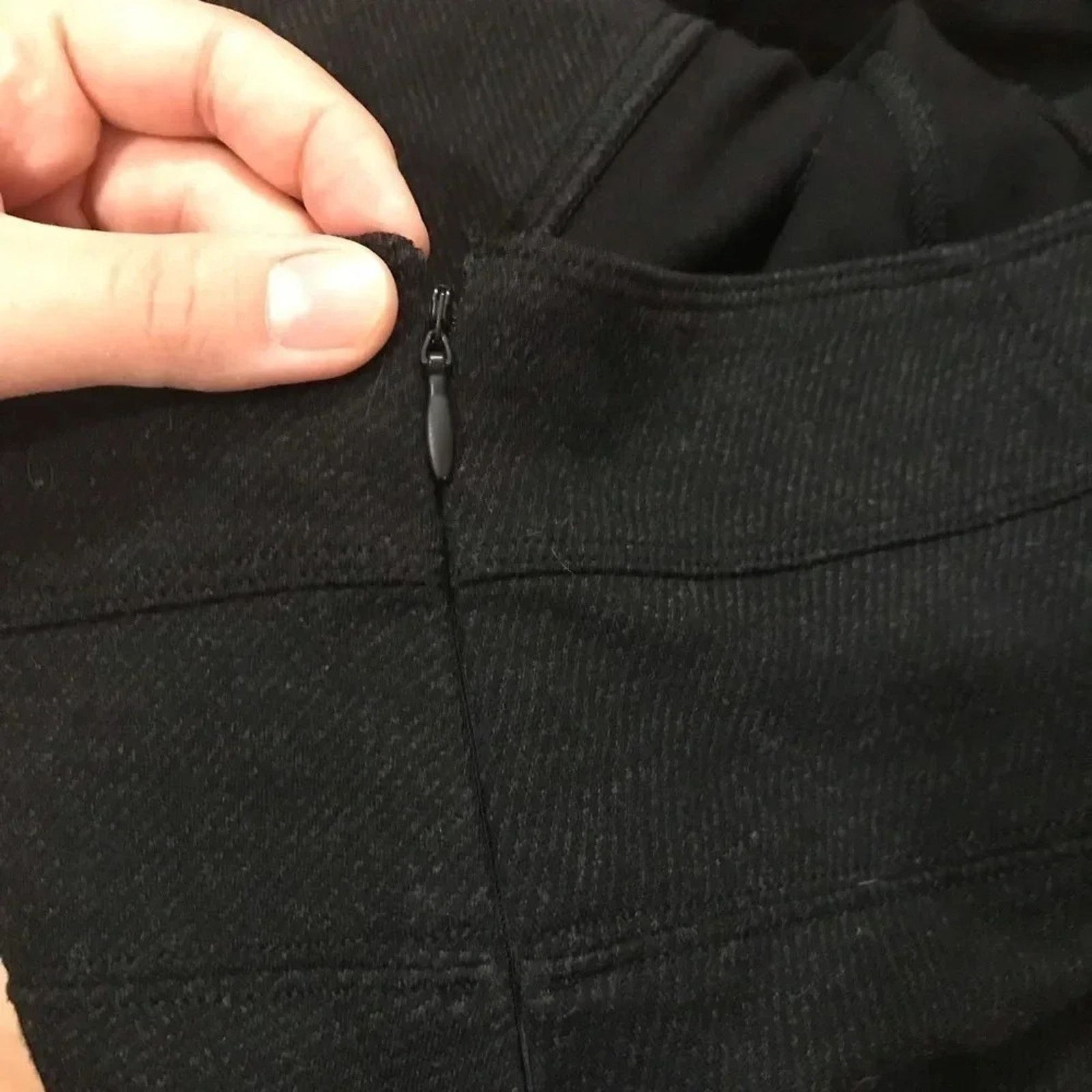 Athleta Athleta Flared Skirt Black Back Pocket Size 27" / US 4 / IT 40 - 9 Thumbnail