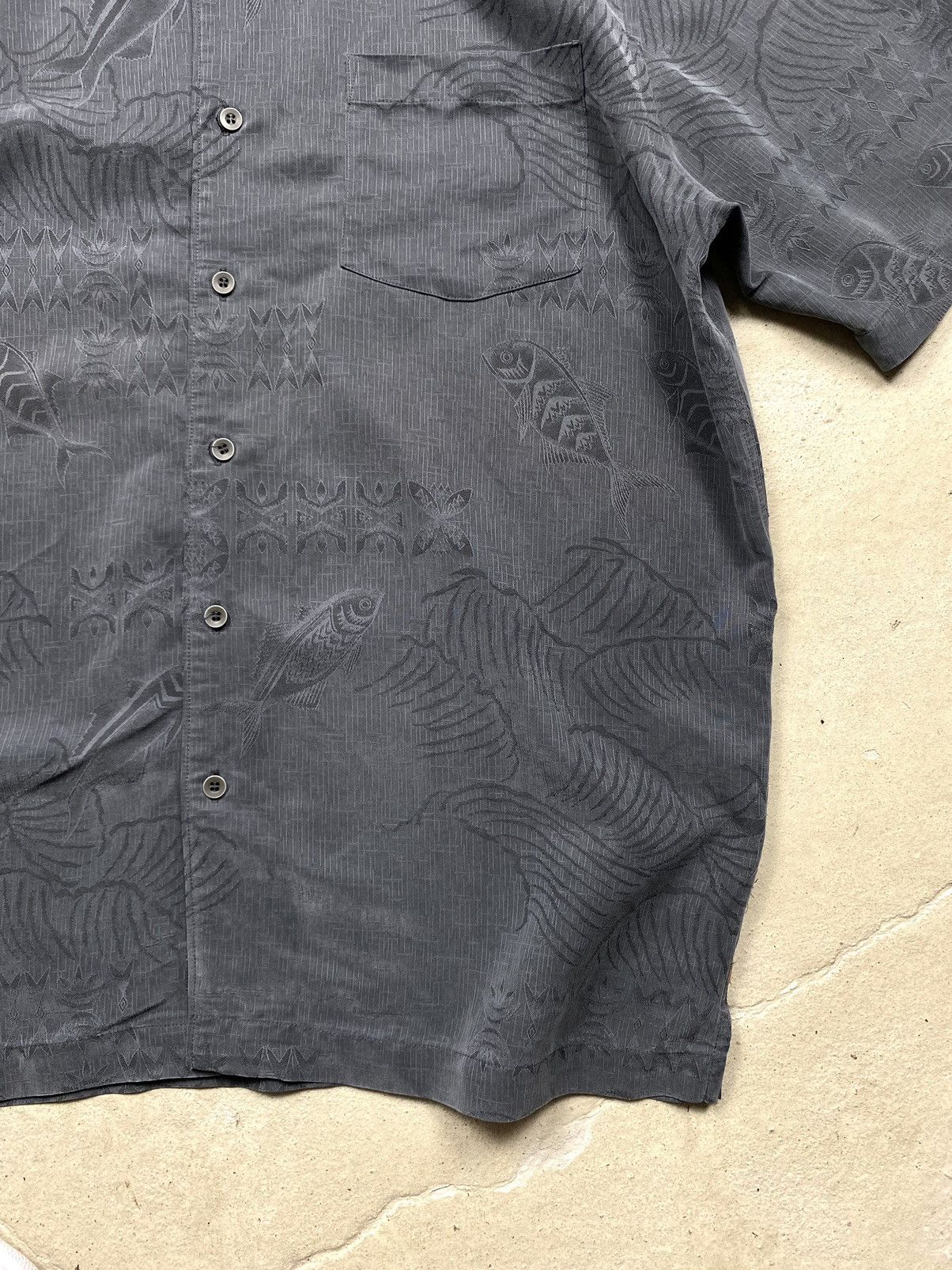 Quiksilver Vintage Quiksilver Embroidered Shirt Tee Surf Style Oakley Size US L / EU 52-54 / 3 - 7 Thumbnail