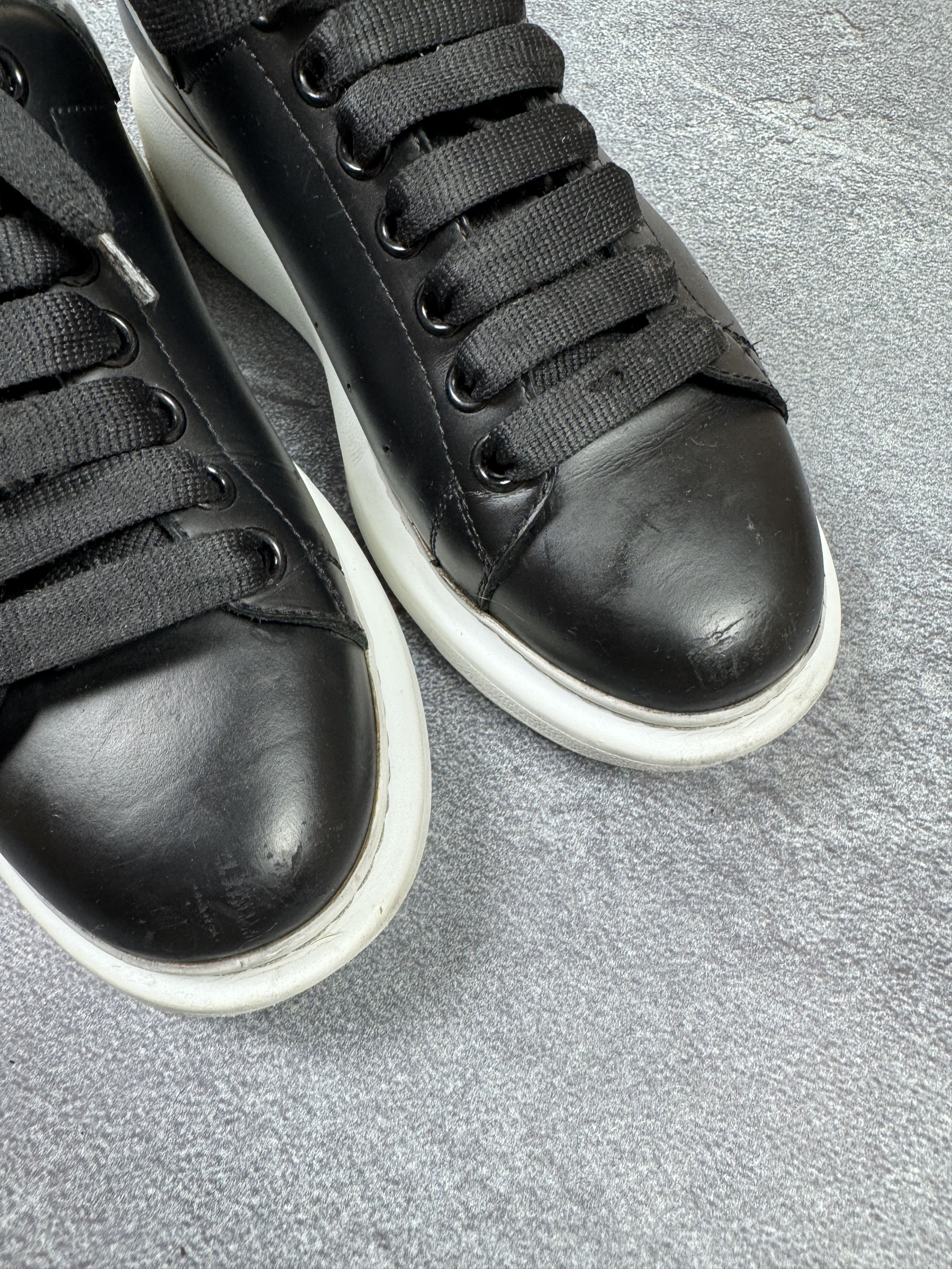 Alexander McQueen Alexander McQueen MCQ Leather Sneakers Size 39 Size US 6 / EU 39 - 3 Thumbnail
