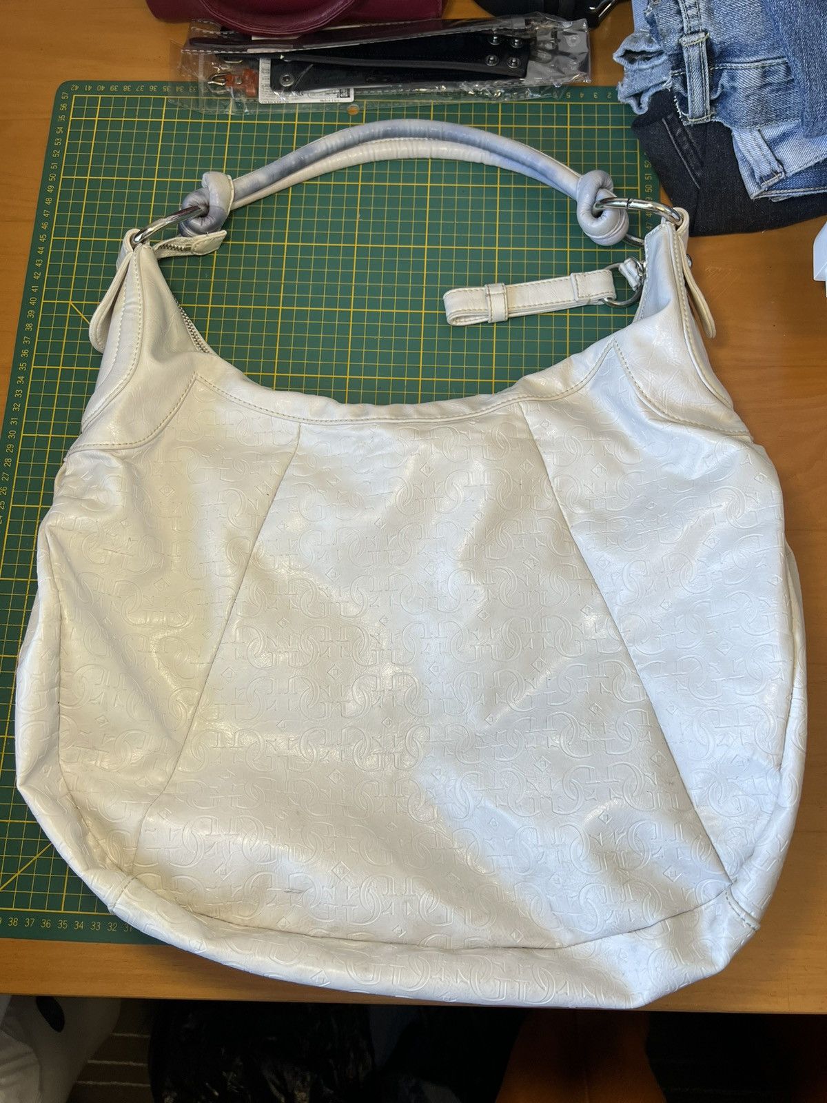 Guess Vintage large Guess embossed leather monogram hobo bag Size ONE SIZE - 2 Thumbnail