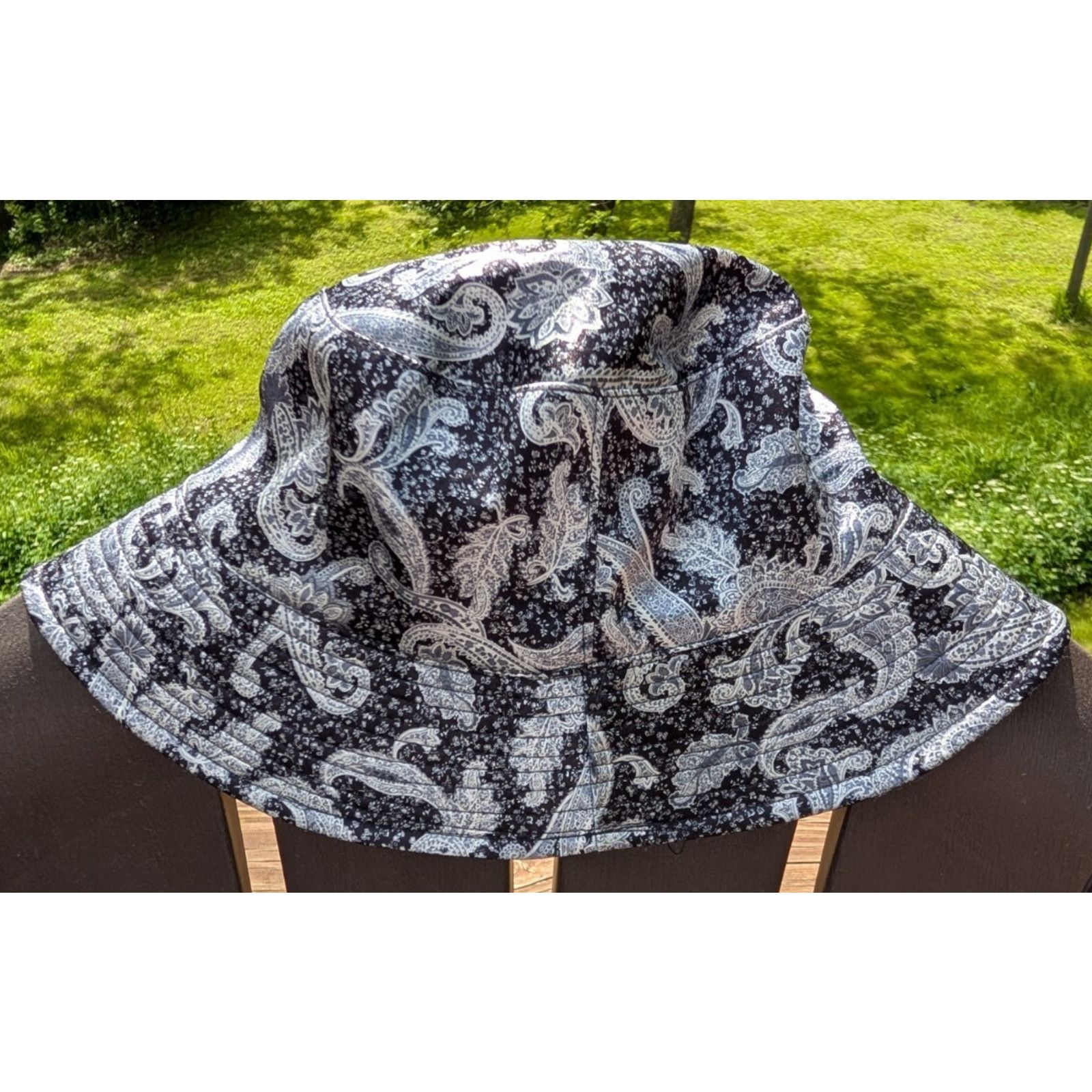 Steve Madden Steve Madden Bucket Hat Black/Silver Floral Beach Summer Hat Size ONE SIZE - 2 Thumbnail