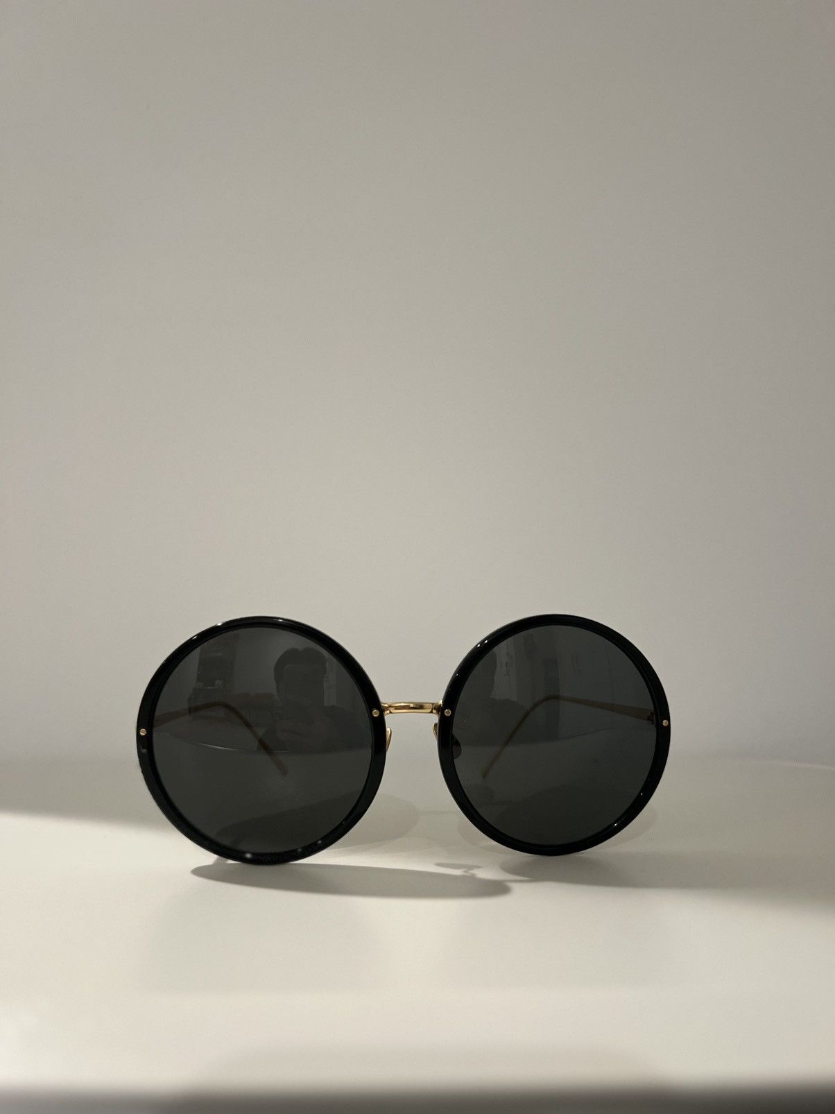 Linda Farrow Linda Farrow Black Round Sunglasses with Gold Frame Size ONE SIZE - 5 Thumbnail